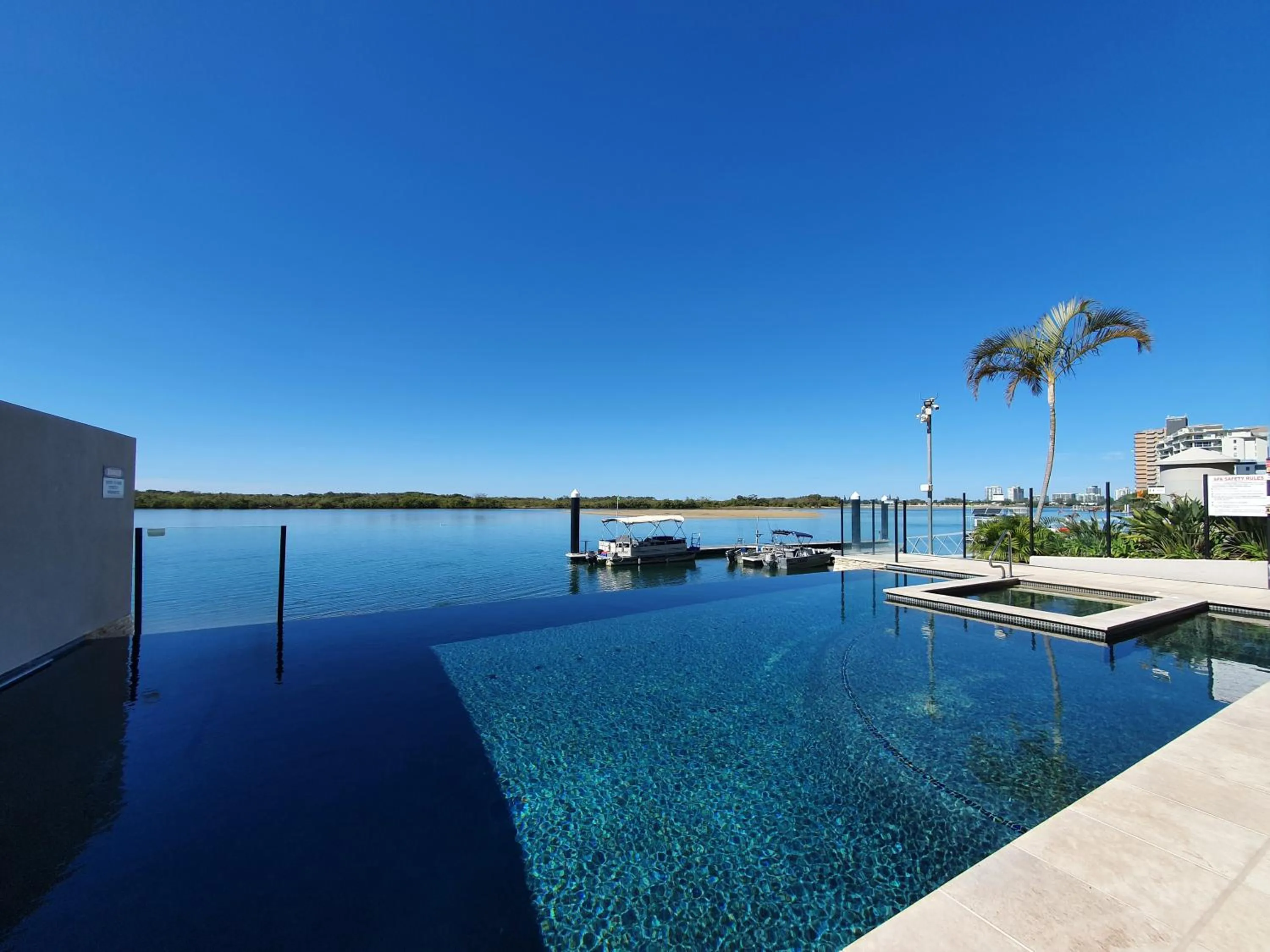 Natural landscape in Trafalgar Towers