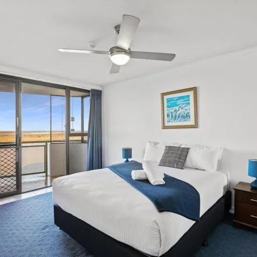 Bed in Trafalgar Towers