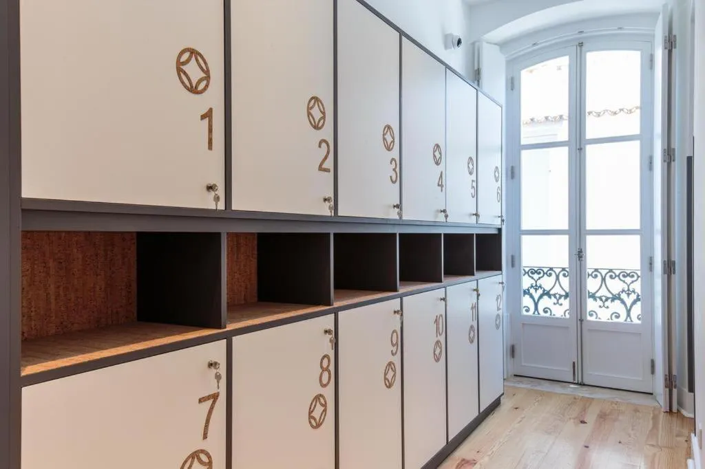 microwave in Heaven Inn Suites & Terrace