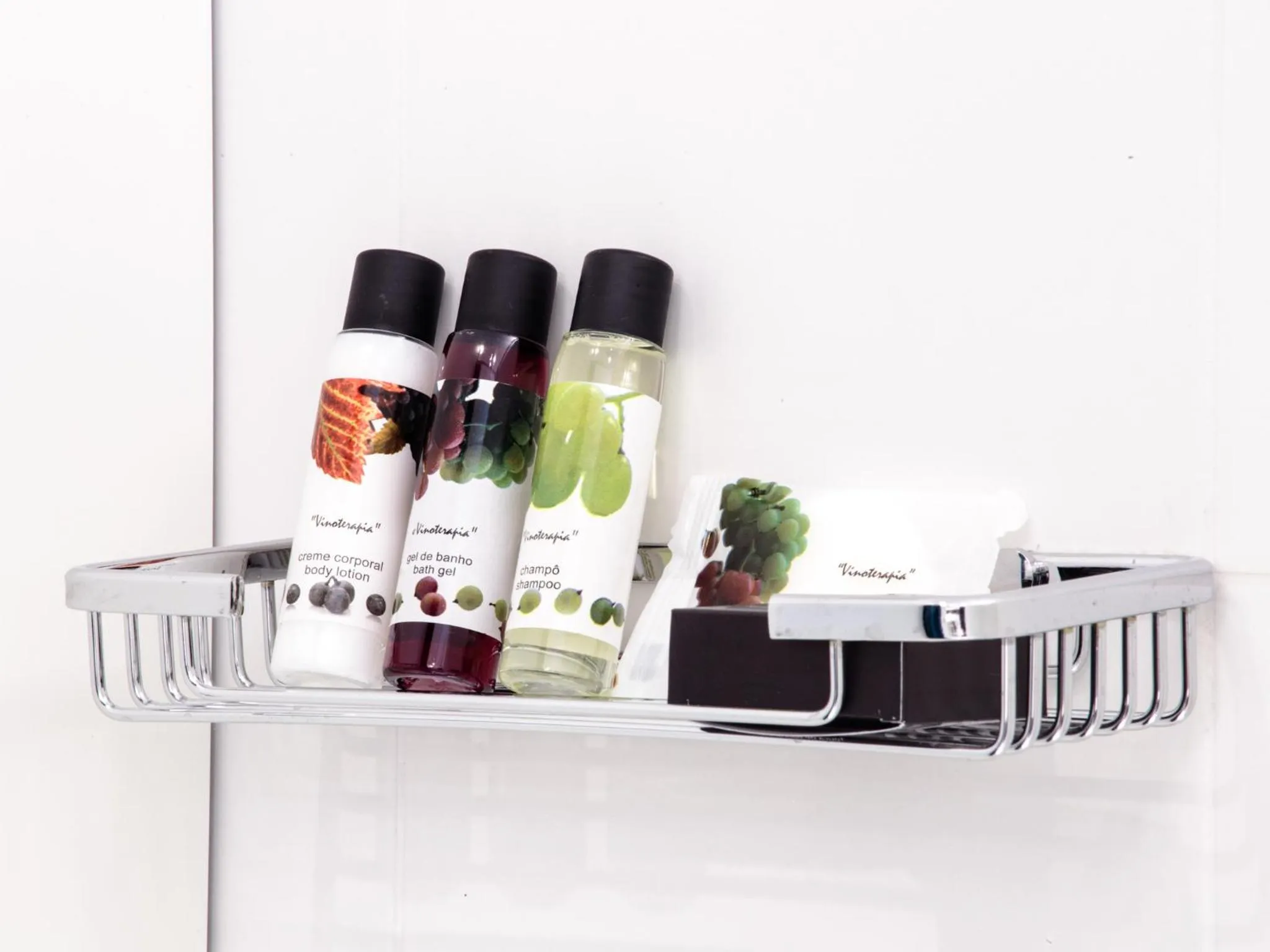 Bathroom in Heaven Inn Suites & Terrace