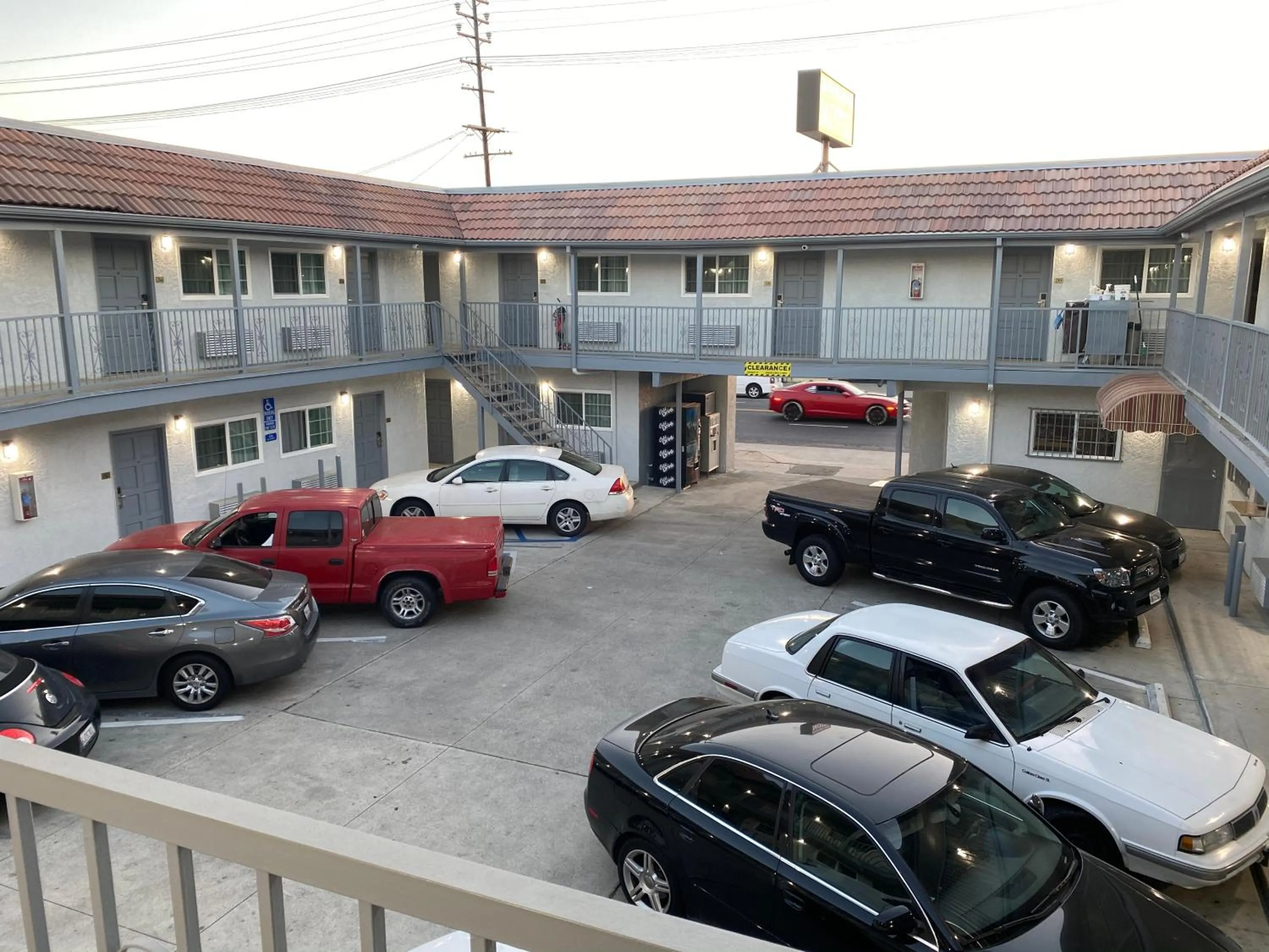Golden West Manor Motel