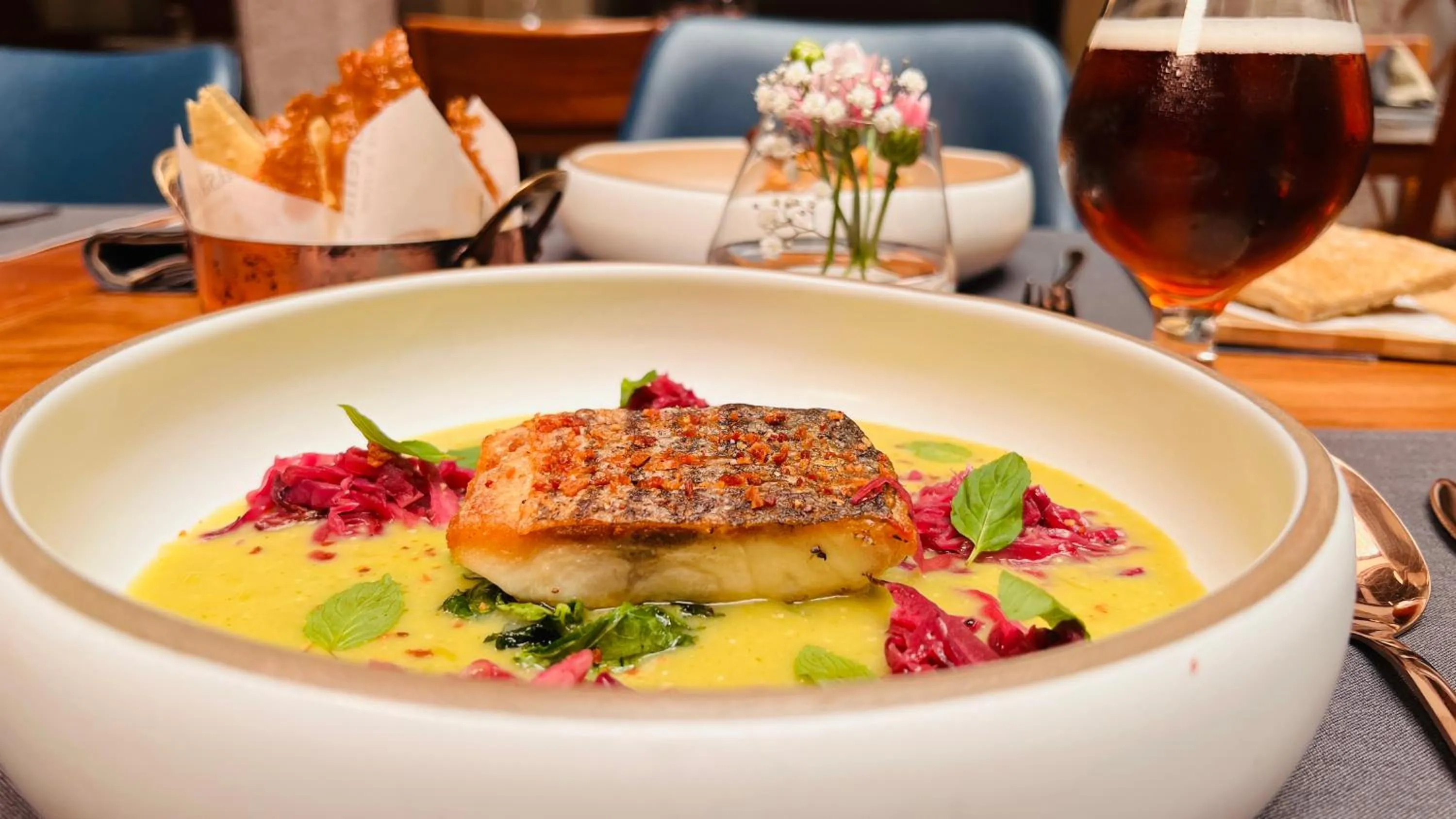 Restaurant/places to eat in Hotel Herencia By Hosting House