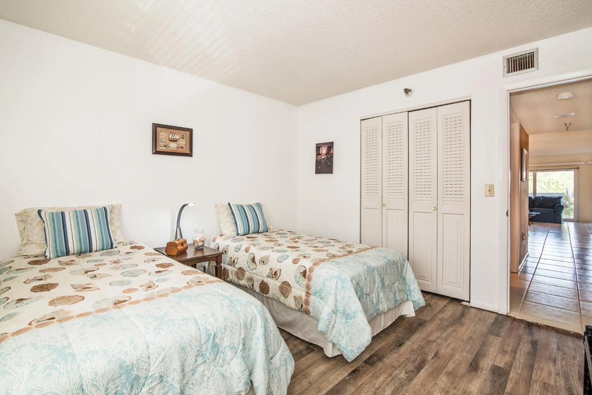 Bedroom, Bed in Intercoastal Beach Suite