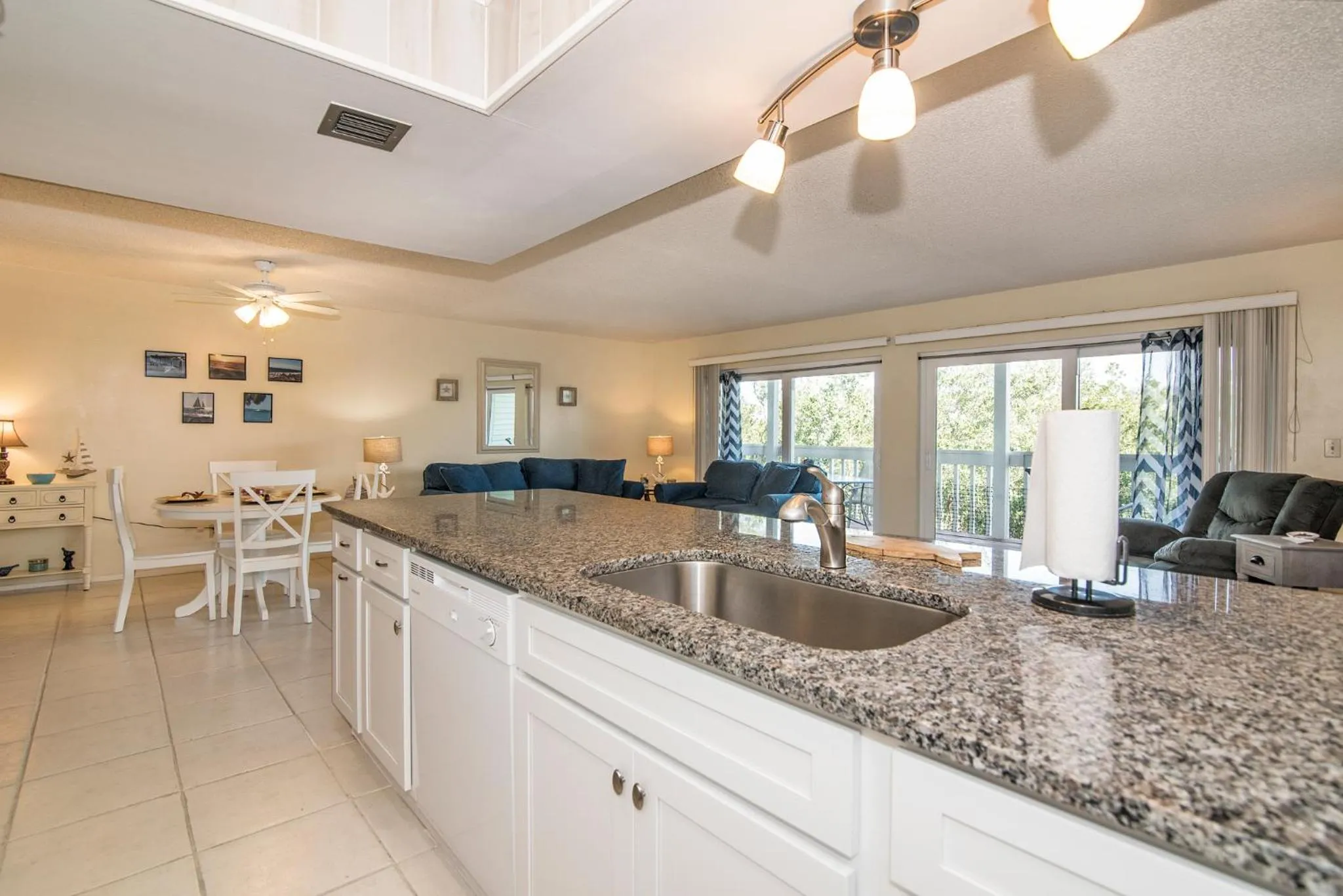 Kitchen or kitchenette in Intercoastal Beach Suite