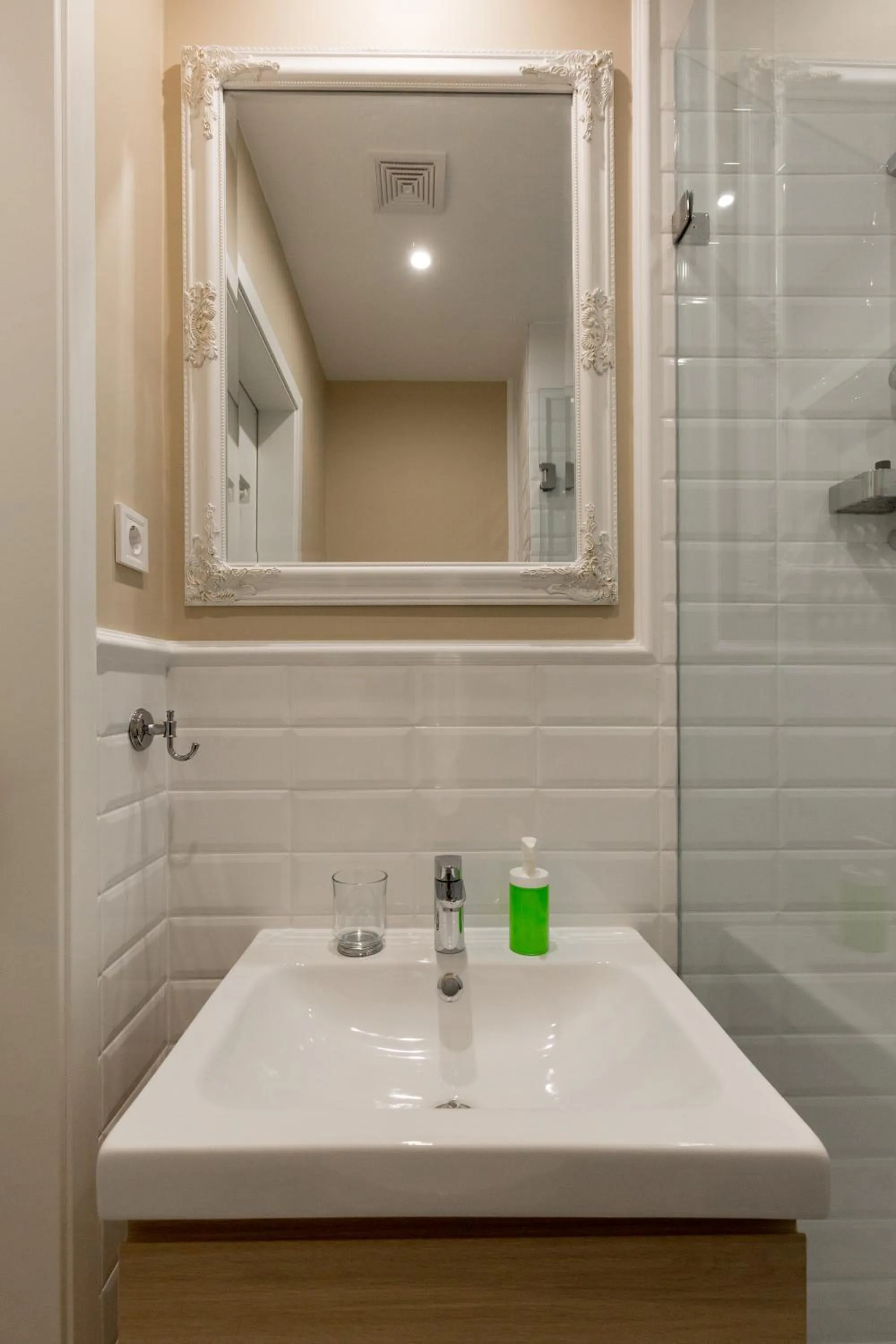 Bathroom in Roland Apartments