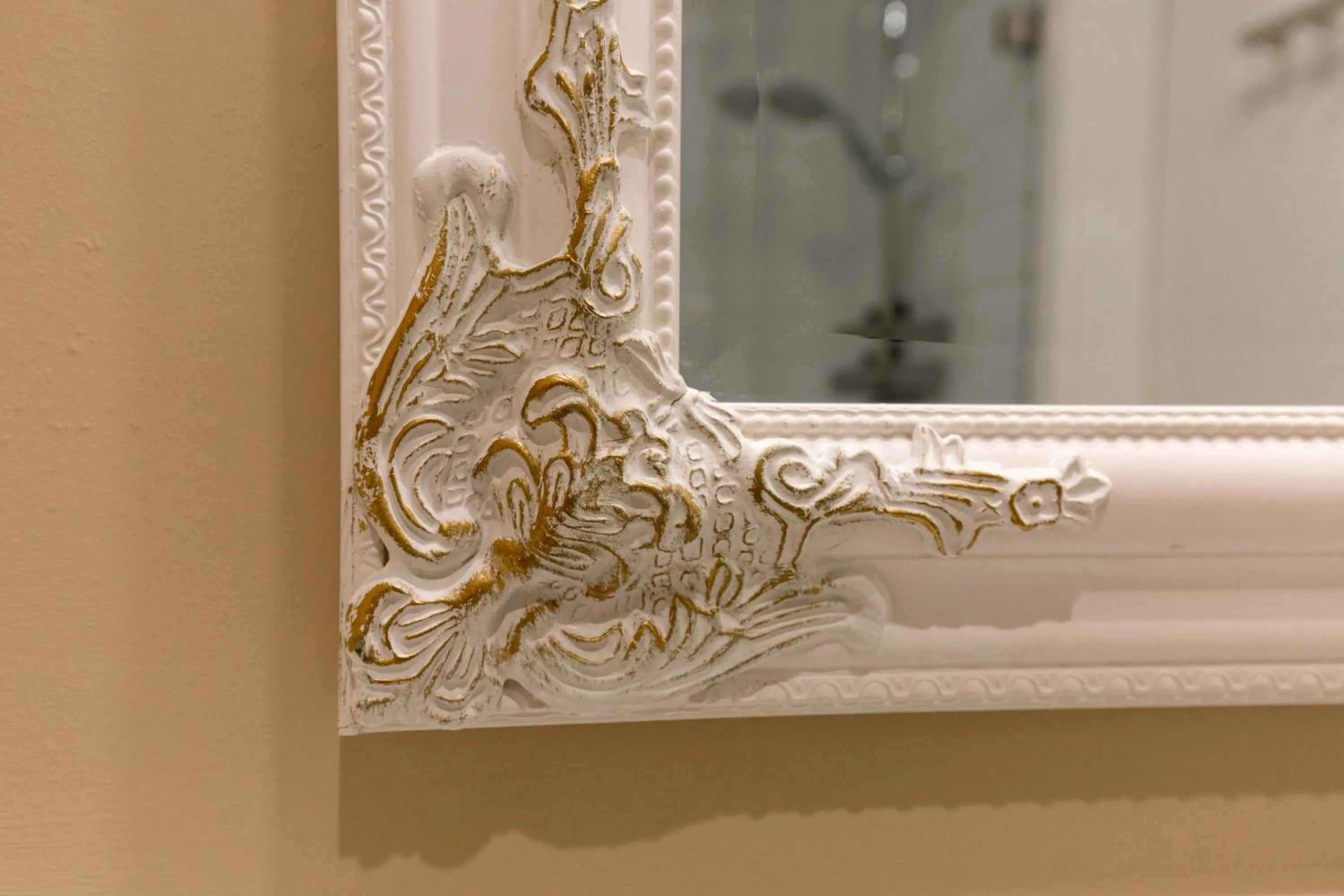 Bathroom in Roland Apartments