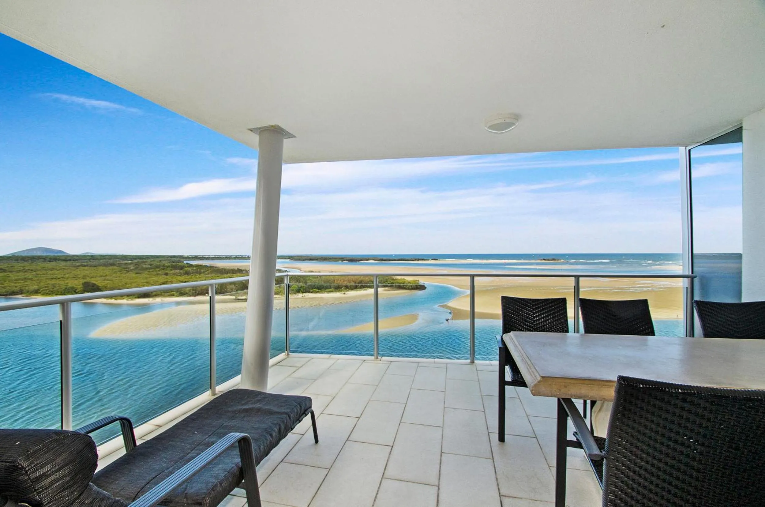 Balcony/Terrace in Waves Maroochy River