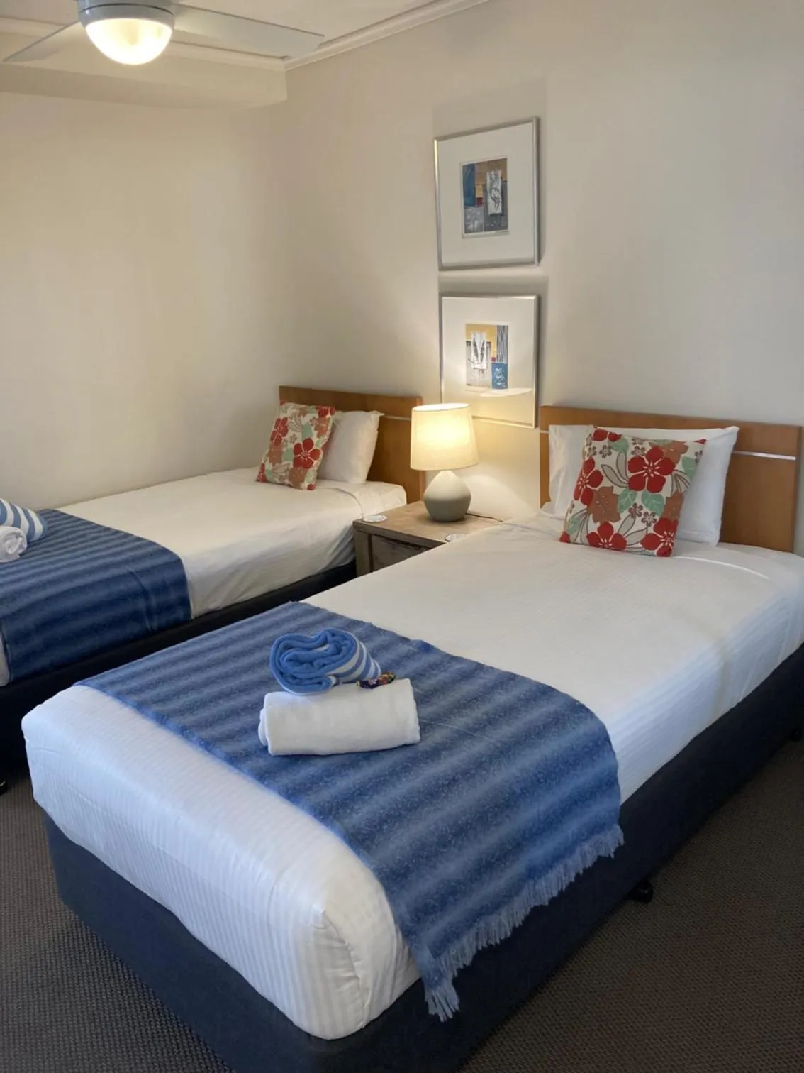 Photo of the whole room, Bed in Waves Maroochy River