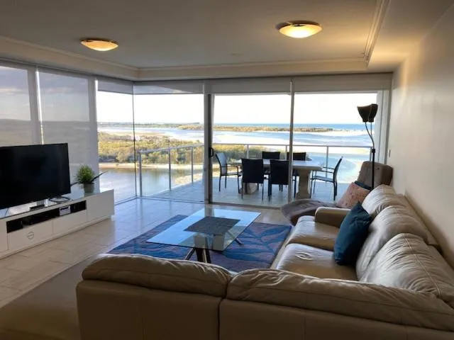 Living room in Waves Maroochy River
