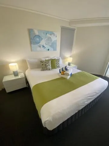 Bed in Waves Maroochy River