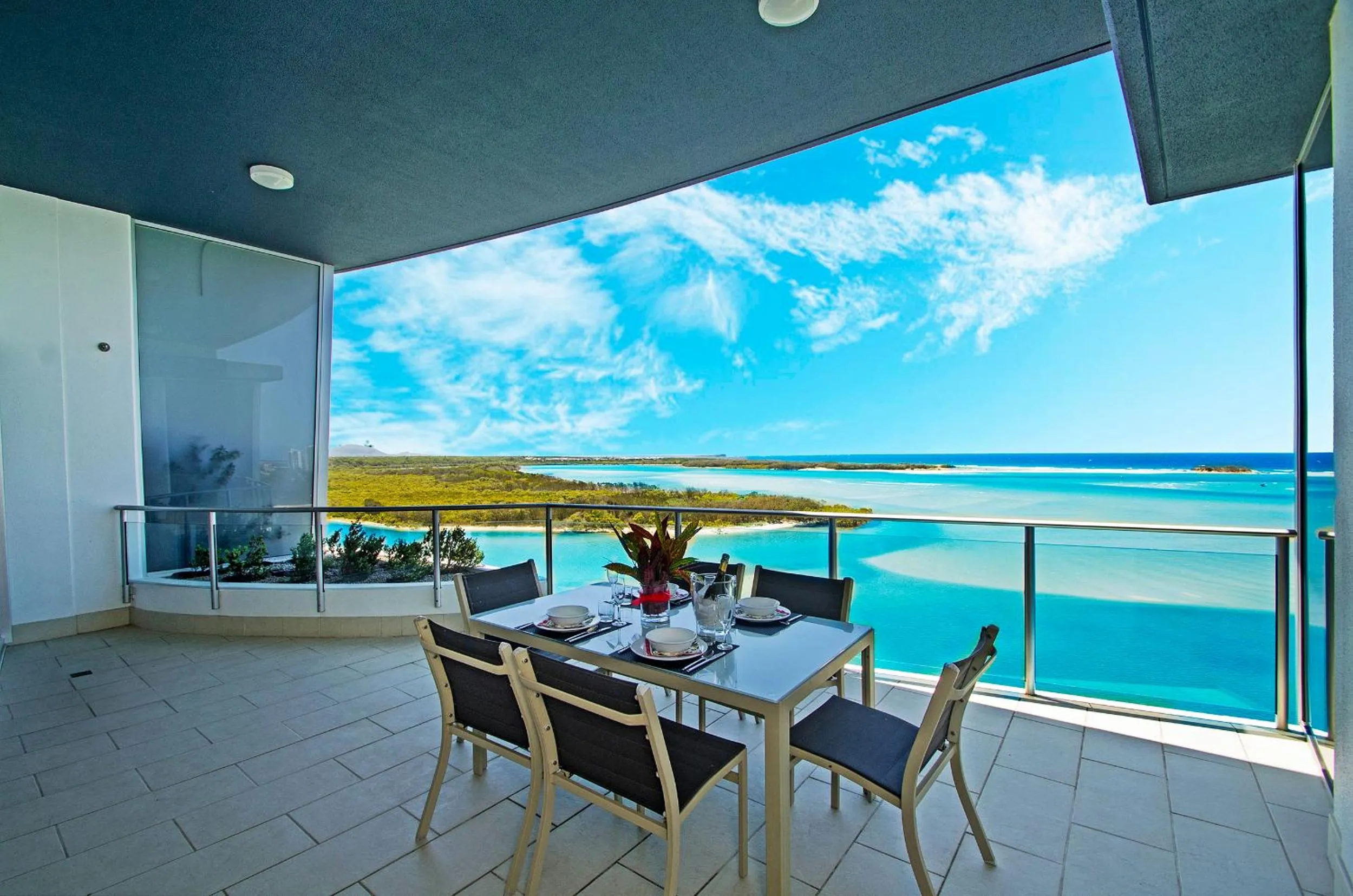 Balcony/Terrace in Waves Maroochy River