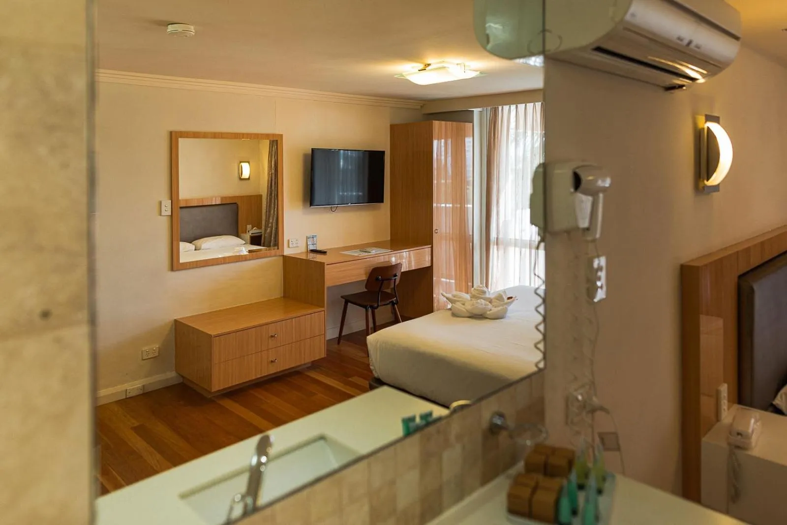 Bed in Indian Ocean Hotel