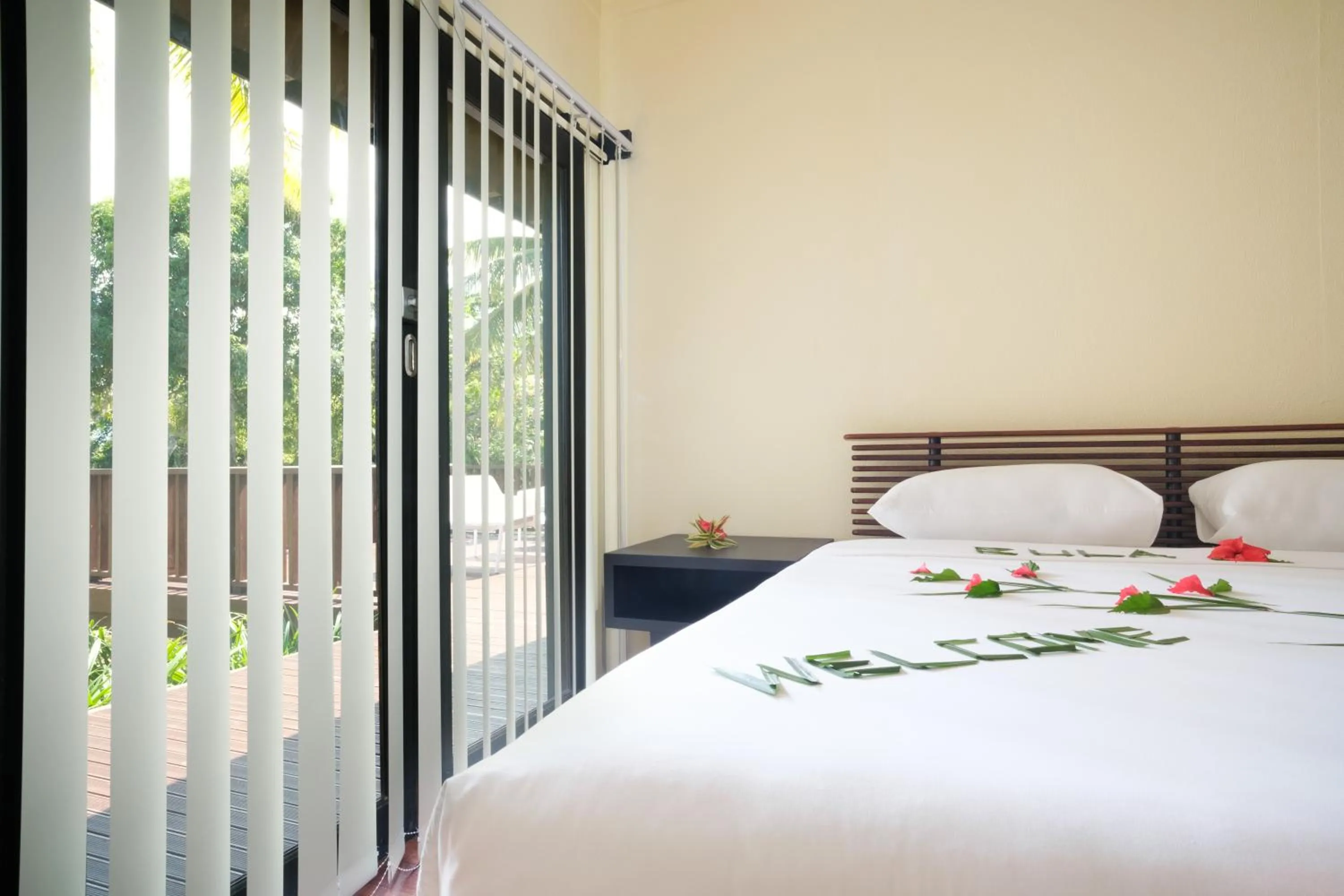 Bed in Yatule Resort & Spa