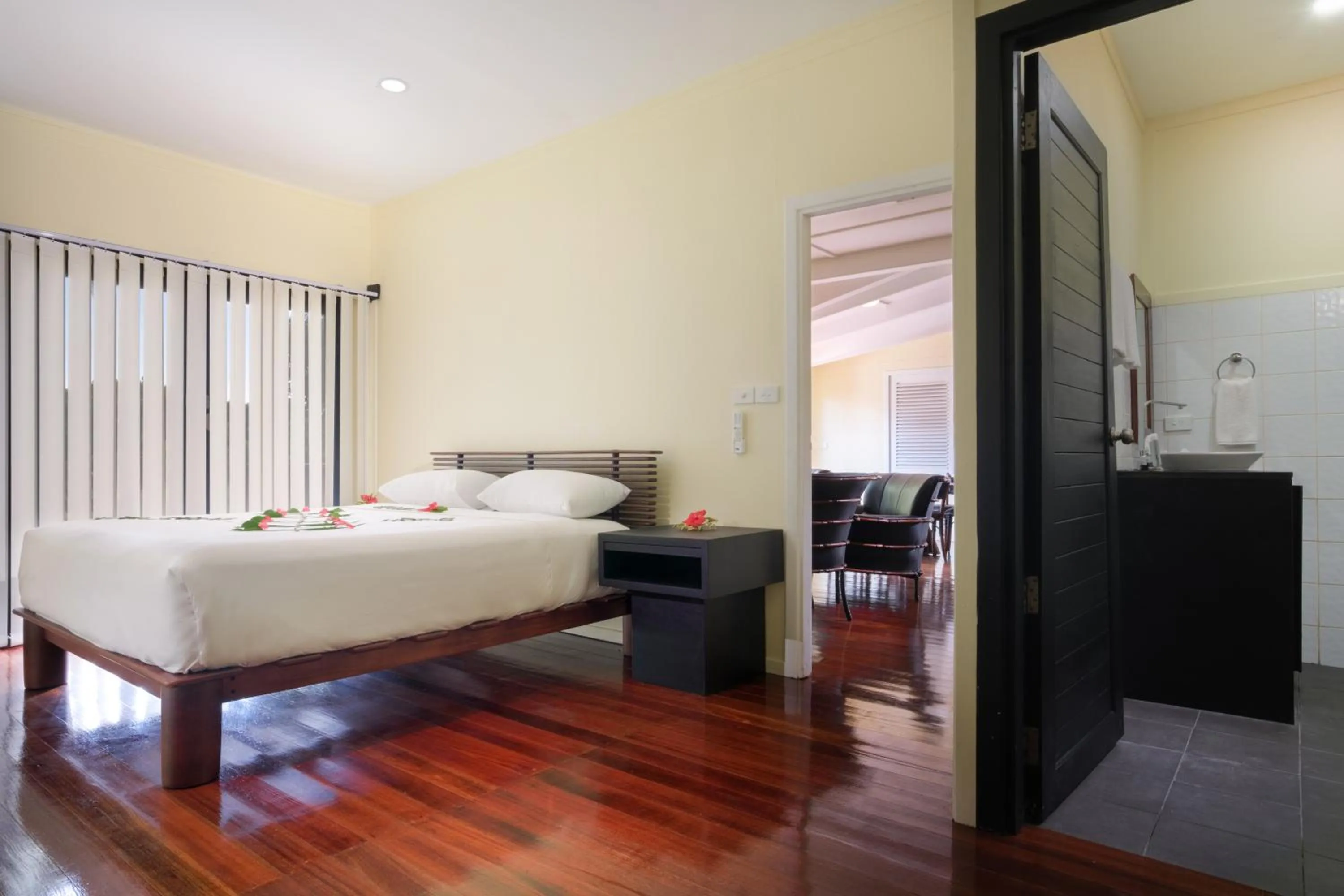 Bed in Yatule Resort & Spa