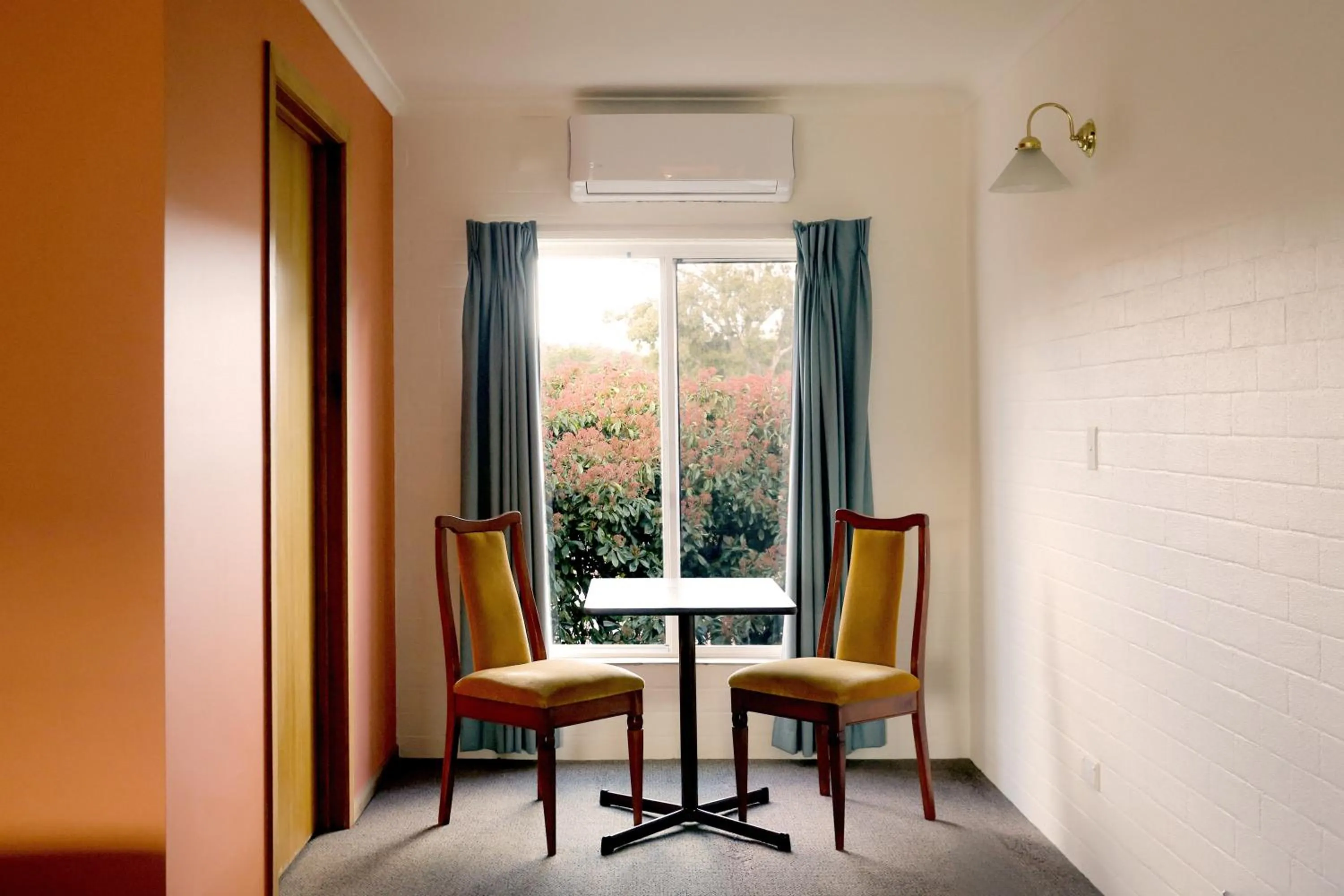 Dining area in Hepburn Springs Motor Inn