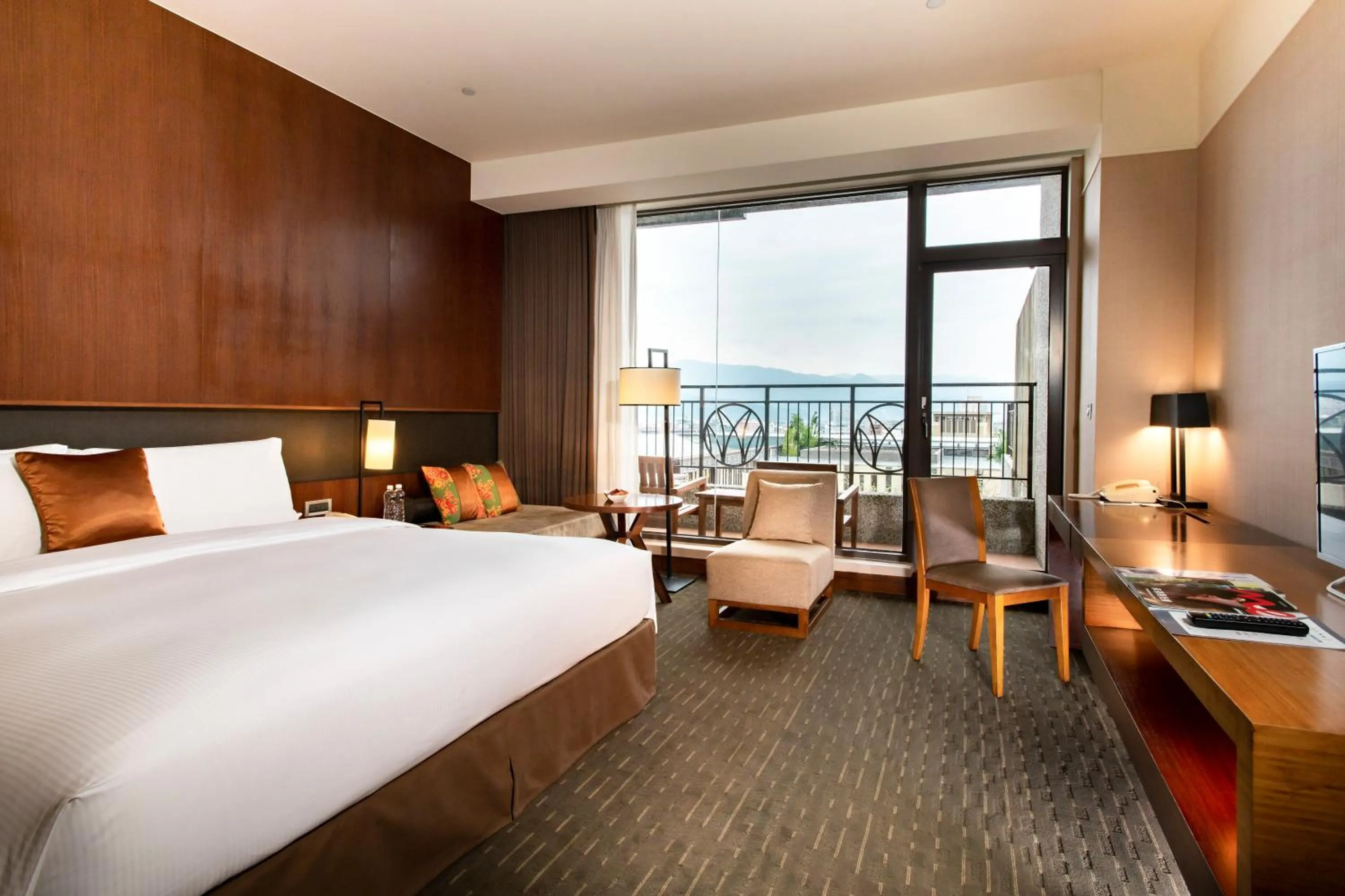 Bedroom, Bed in Silks Place Yilan