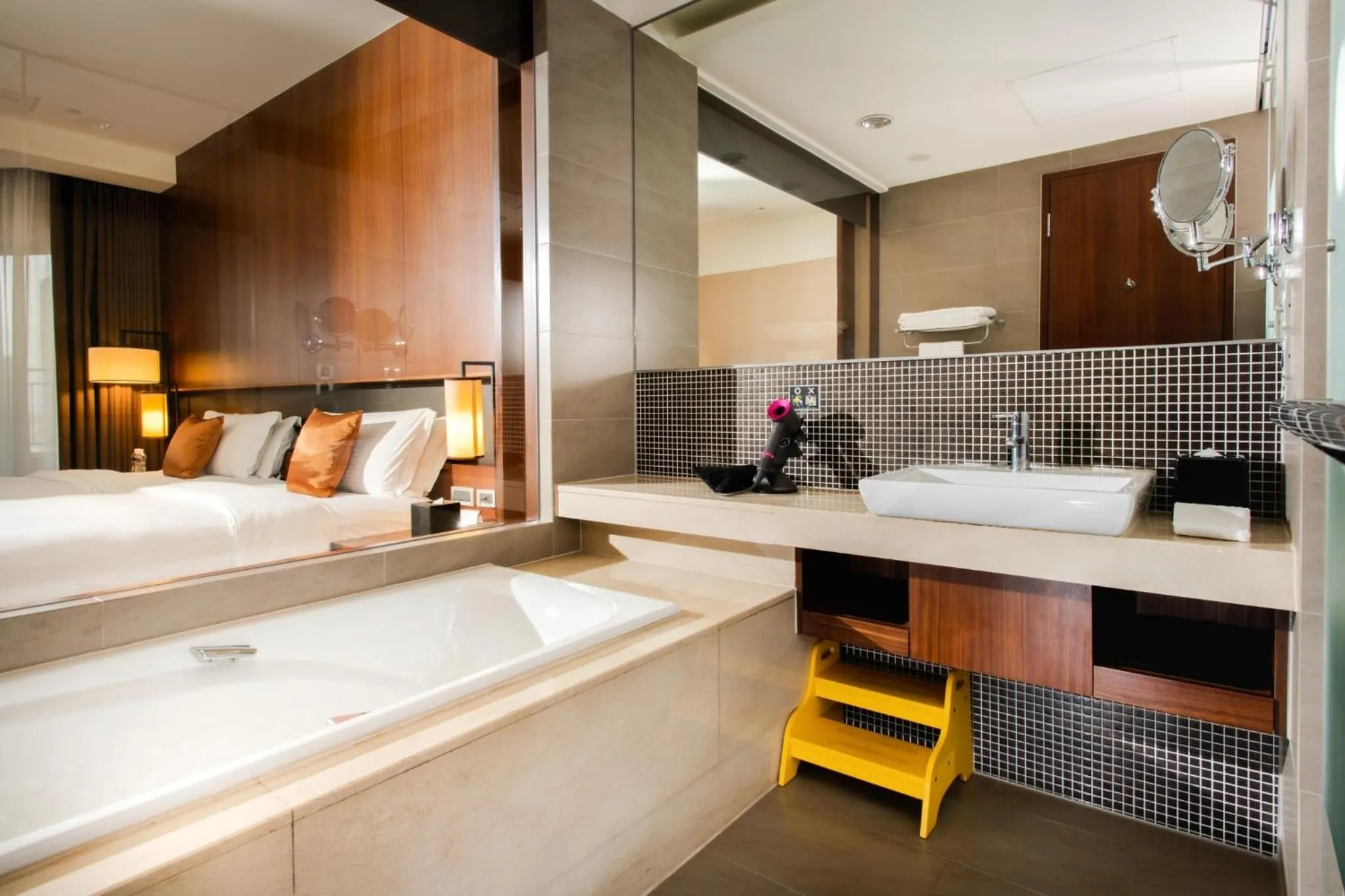 Bed in Silks Place Yilan