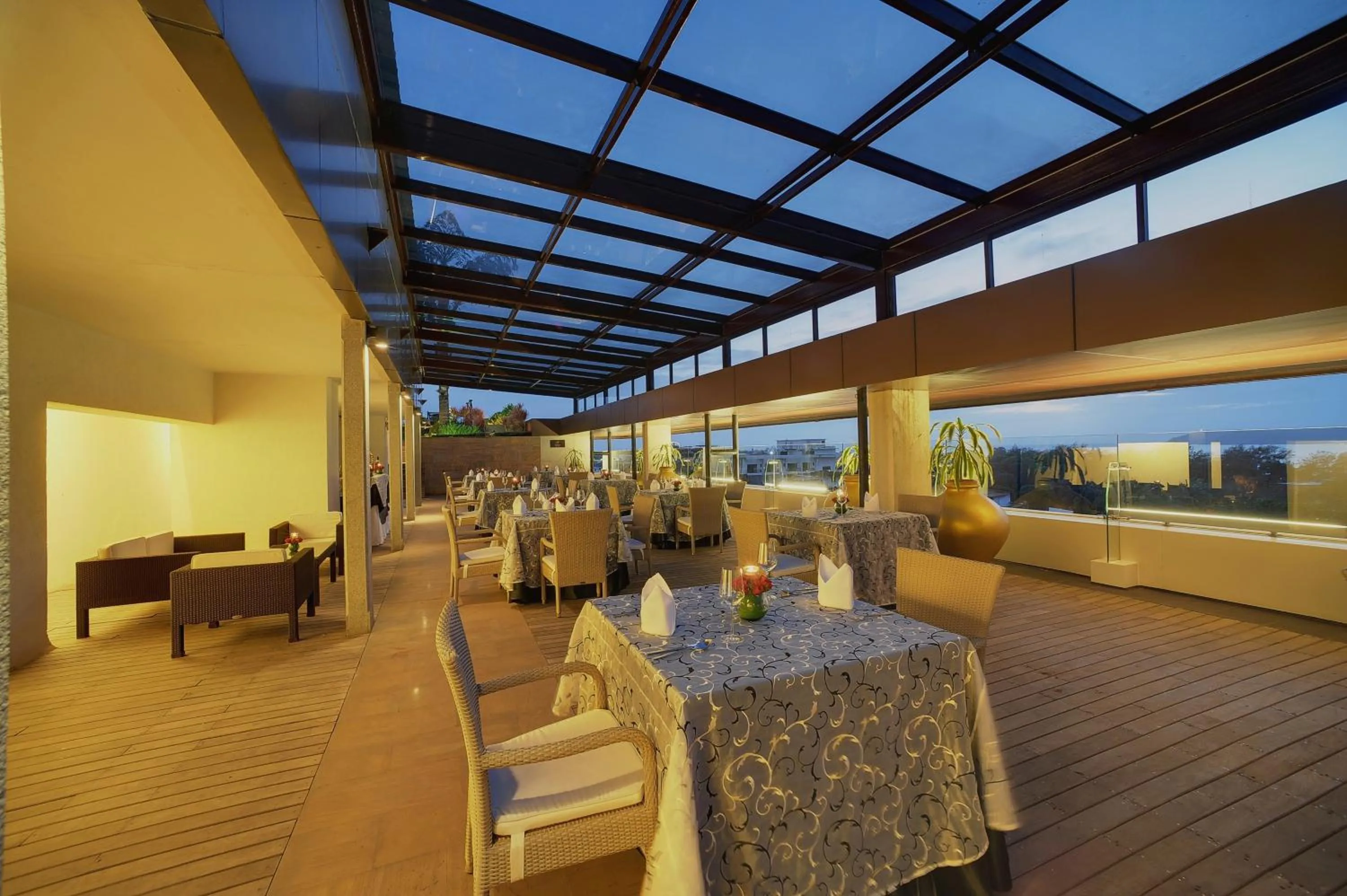 Restaurant/places to eat in Vivanta Goa, Panaji