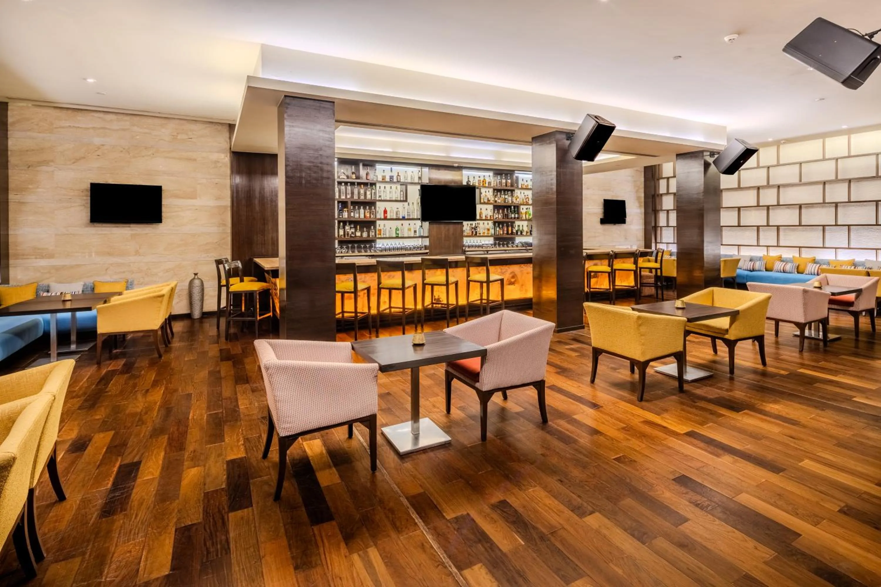 Restaurant/places to eat in Vivanta Goa, Panaji