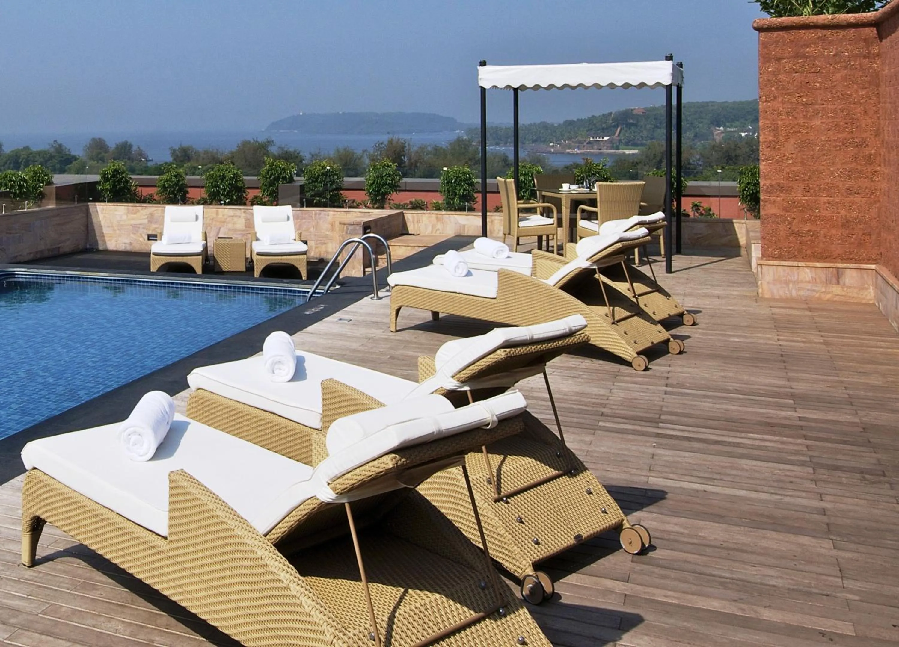 Swimming pool in Vivanta Goa, Panaji
