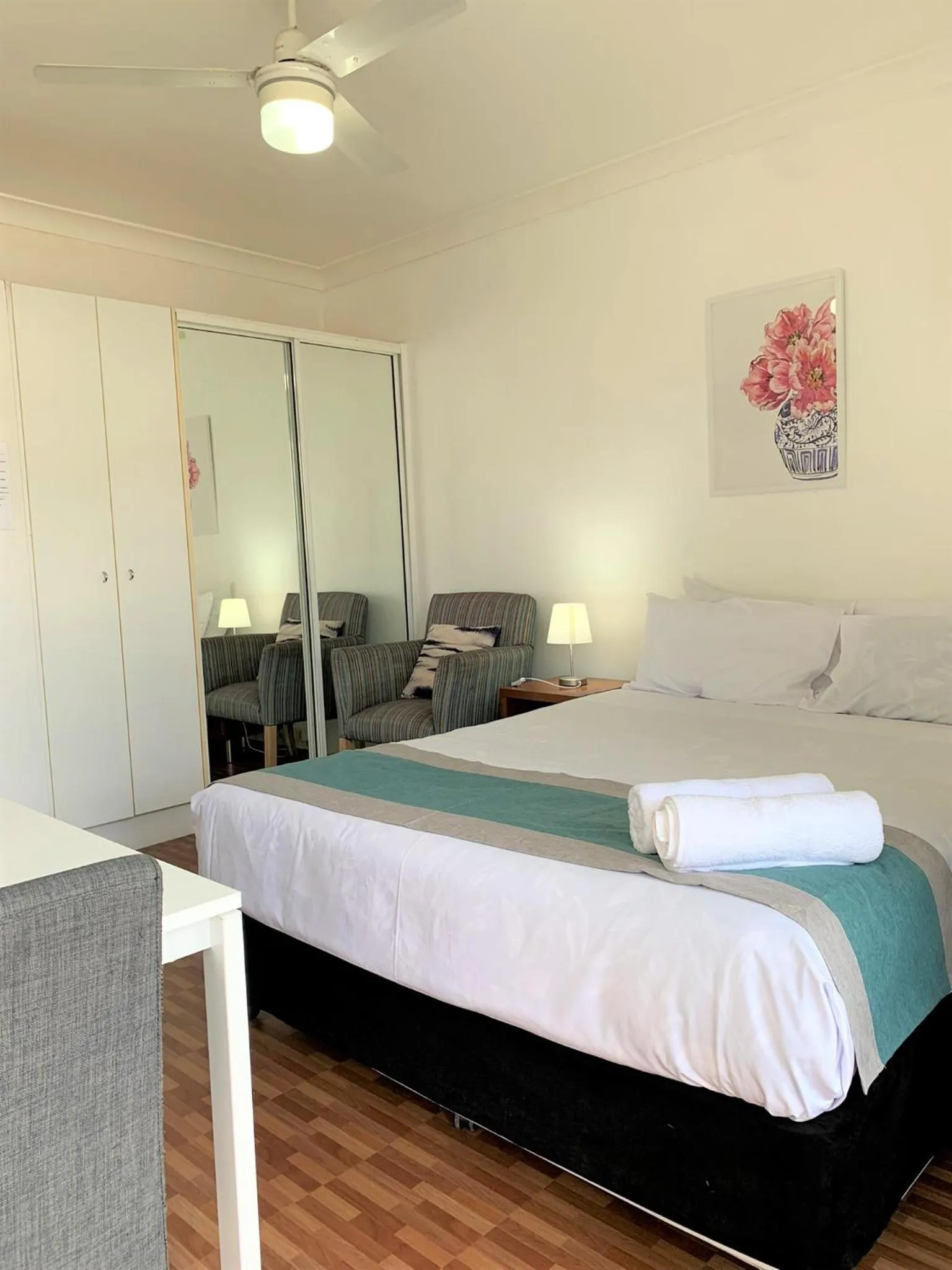 Bed in Broadwater Keys Holiday Apartments