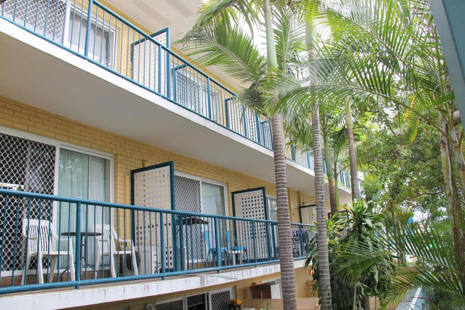 Property building in Broadwater Keys Holiday Apartments