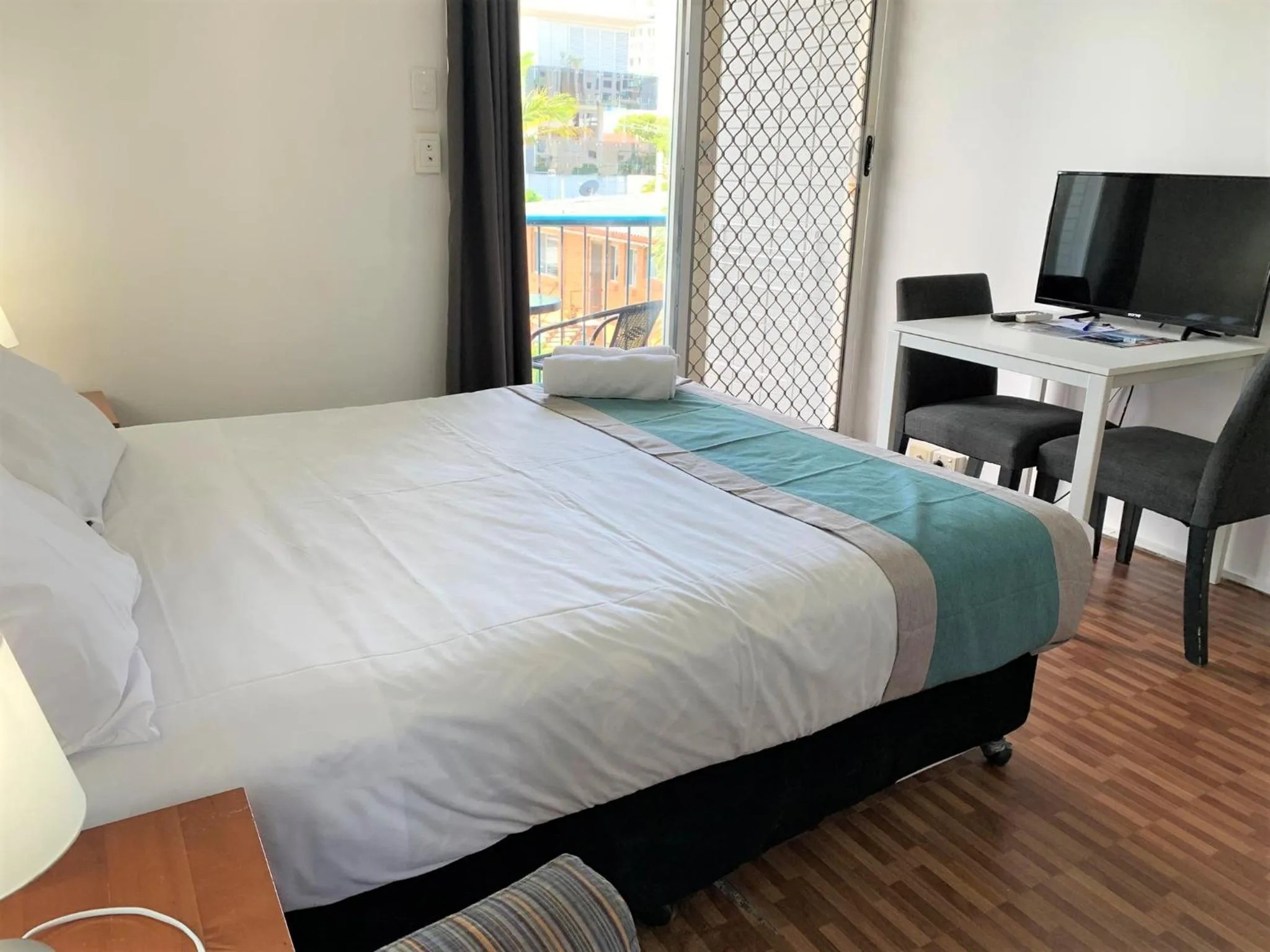 Bed in Broadwater Keys Holiday Apartments