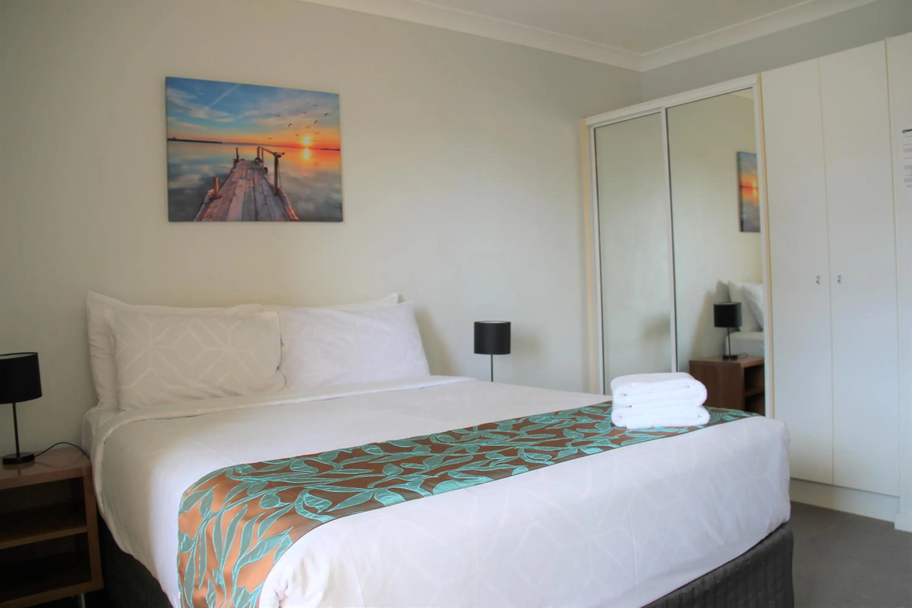 Bed in Broadwater Keys Holiday Apartments