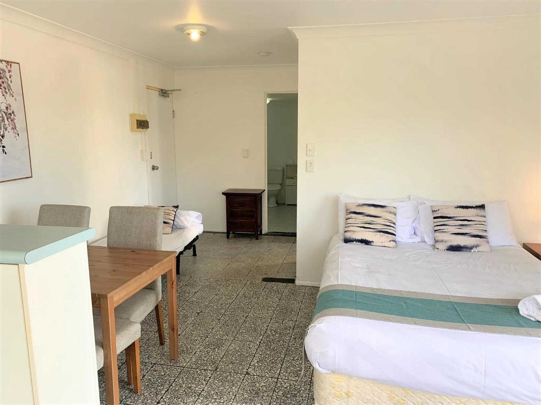 Bed in Broadwater Keys Holiday Apartments