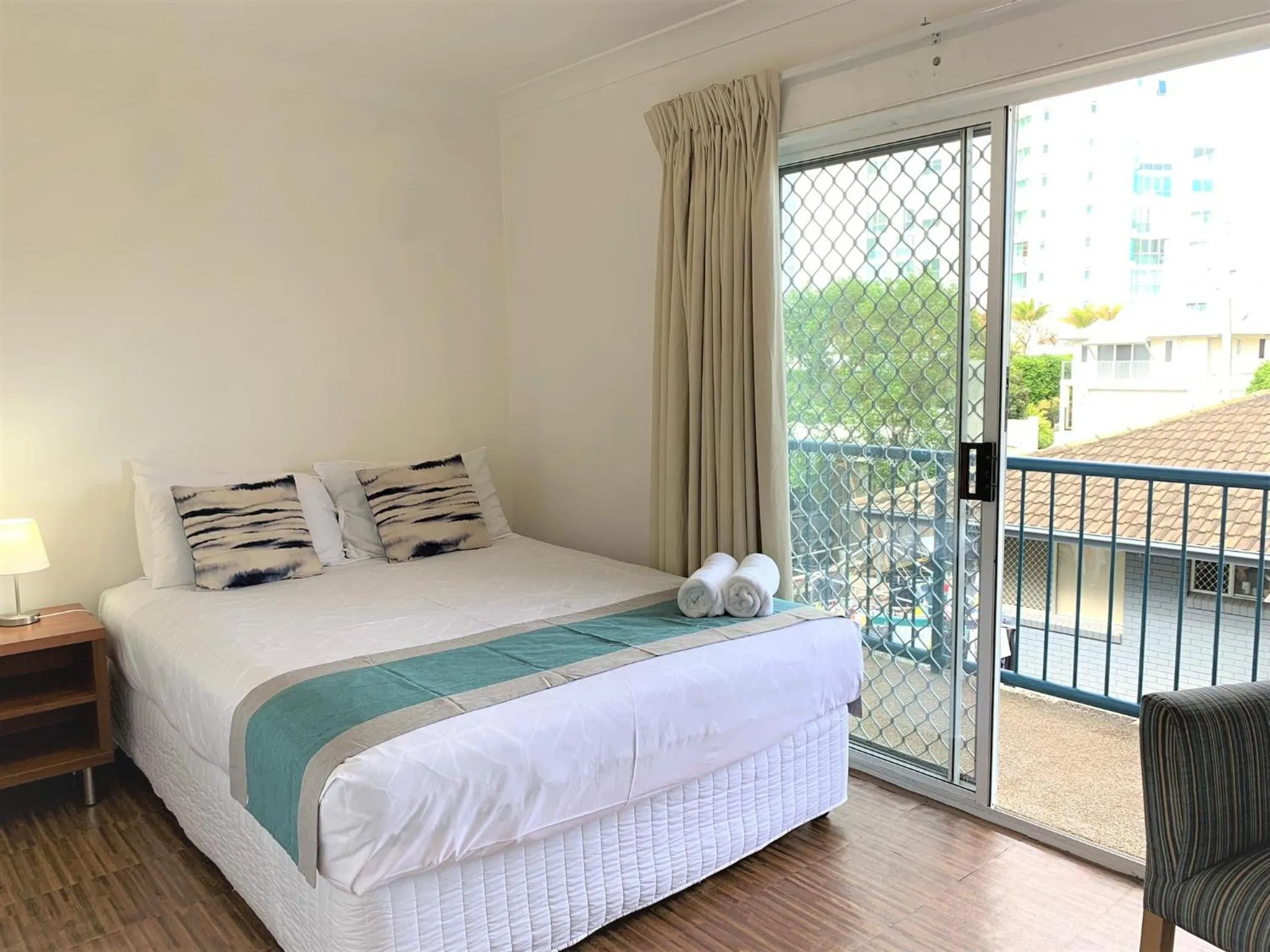 Bed in Broadwater Keys Holiday Apartments