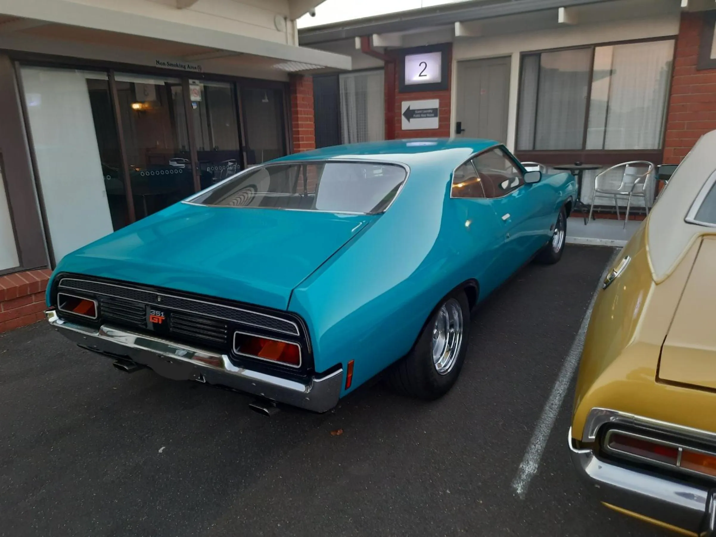 Parking in Abbotswood Motor Inn