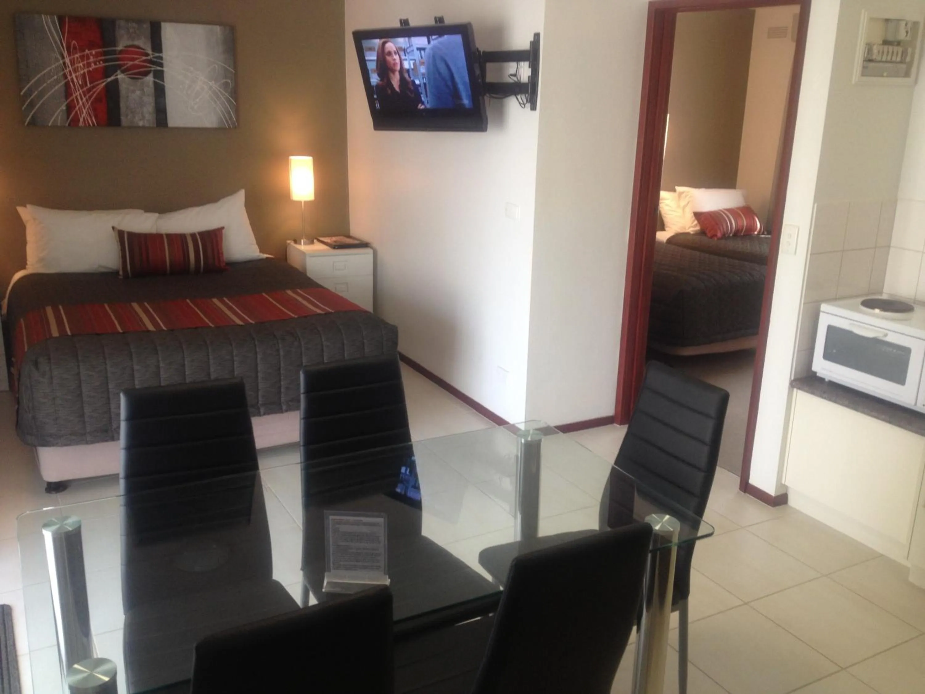 Photo of the whole room in Redwood Manor Motel Apartments