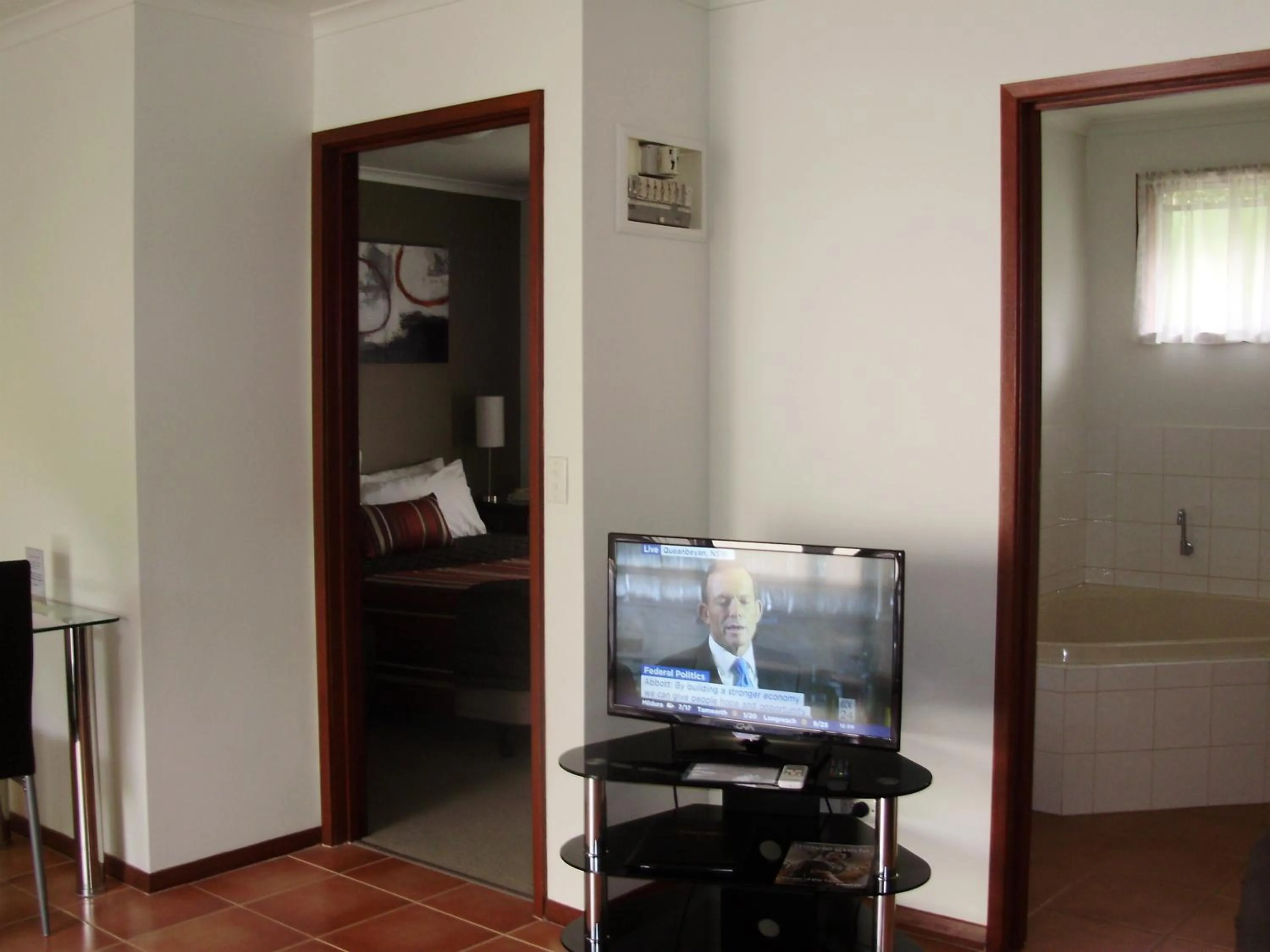 Decorative detail in Redwood Manor Motel Apartments