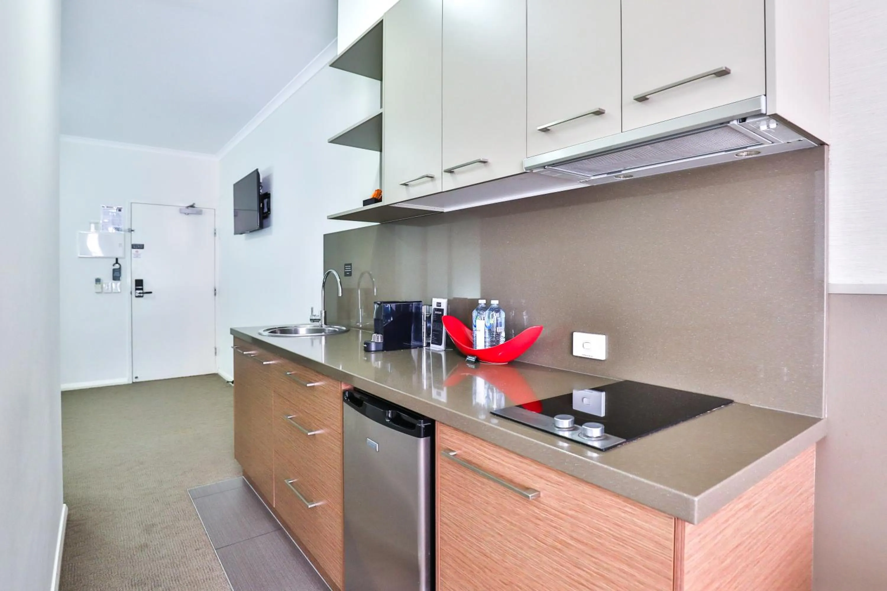 Kitchen or kitchenette in Indulge Apartments - Ontario