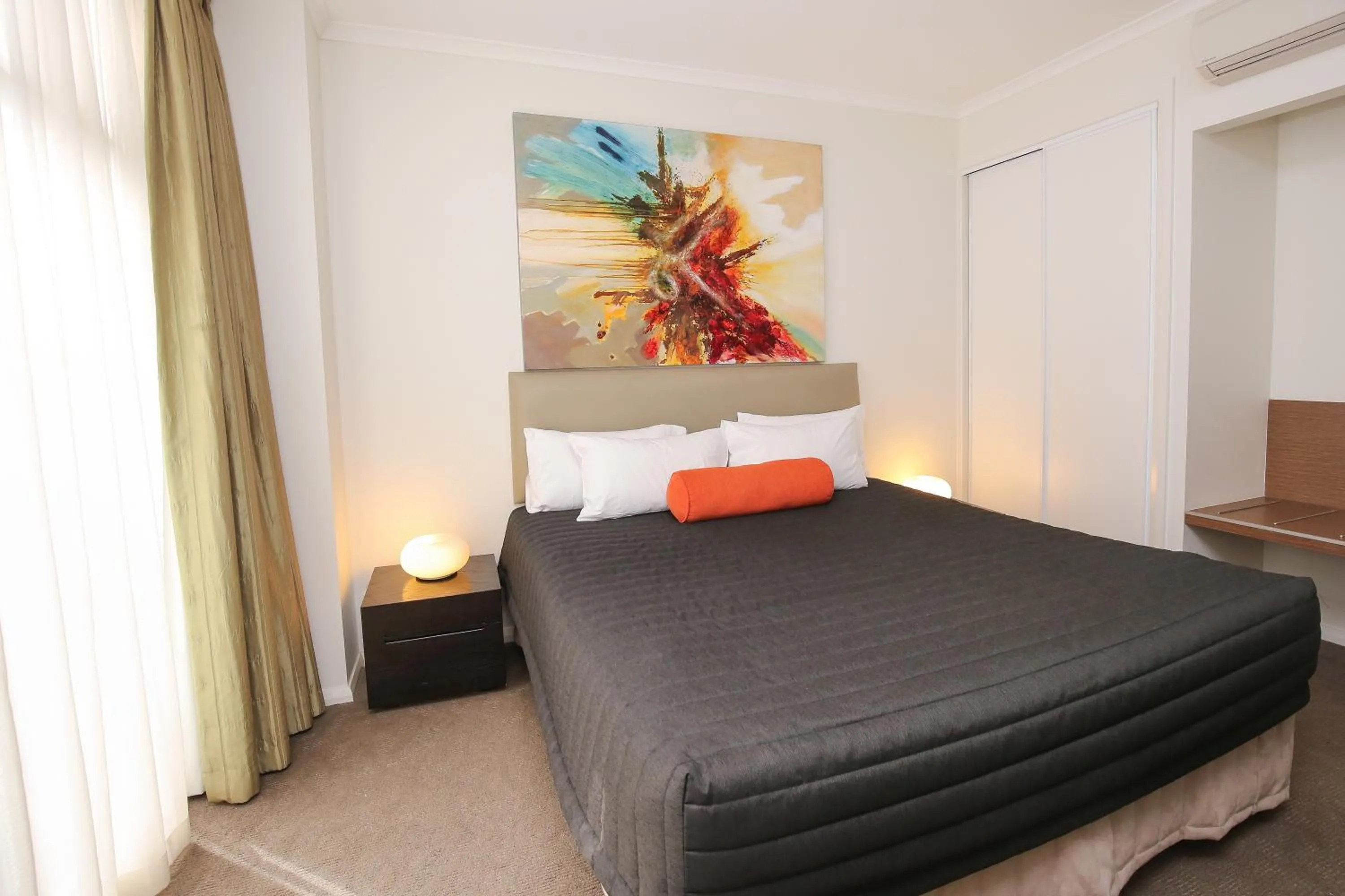 Bed in Indulge Apartments - Ontario