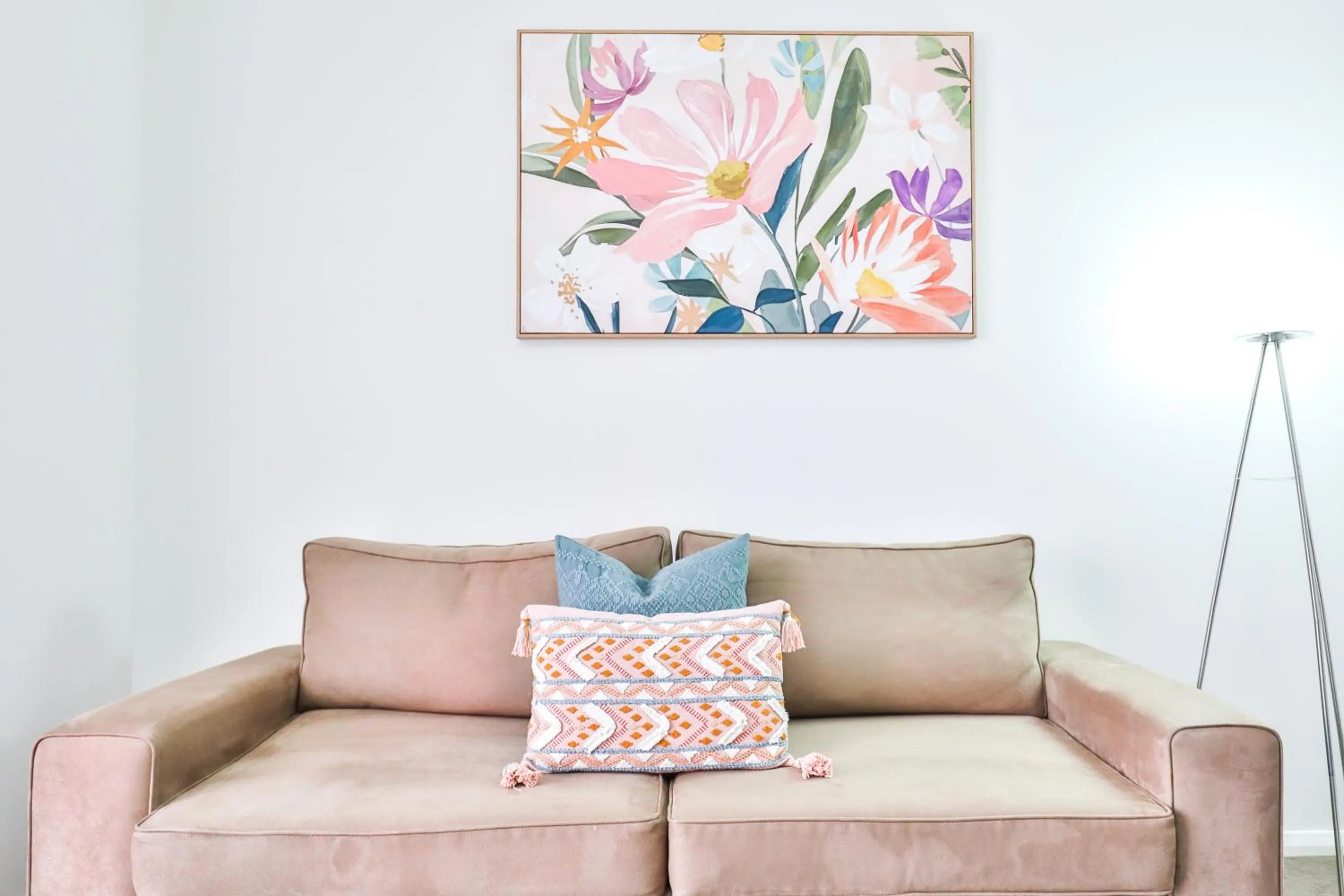 Seating area in Indulge Apartments - Ontario