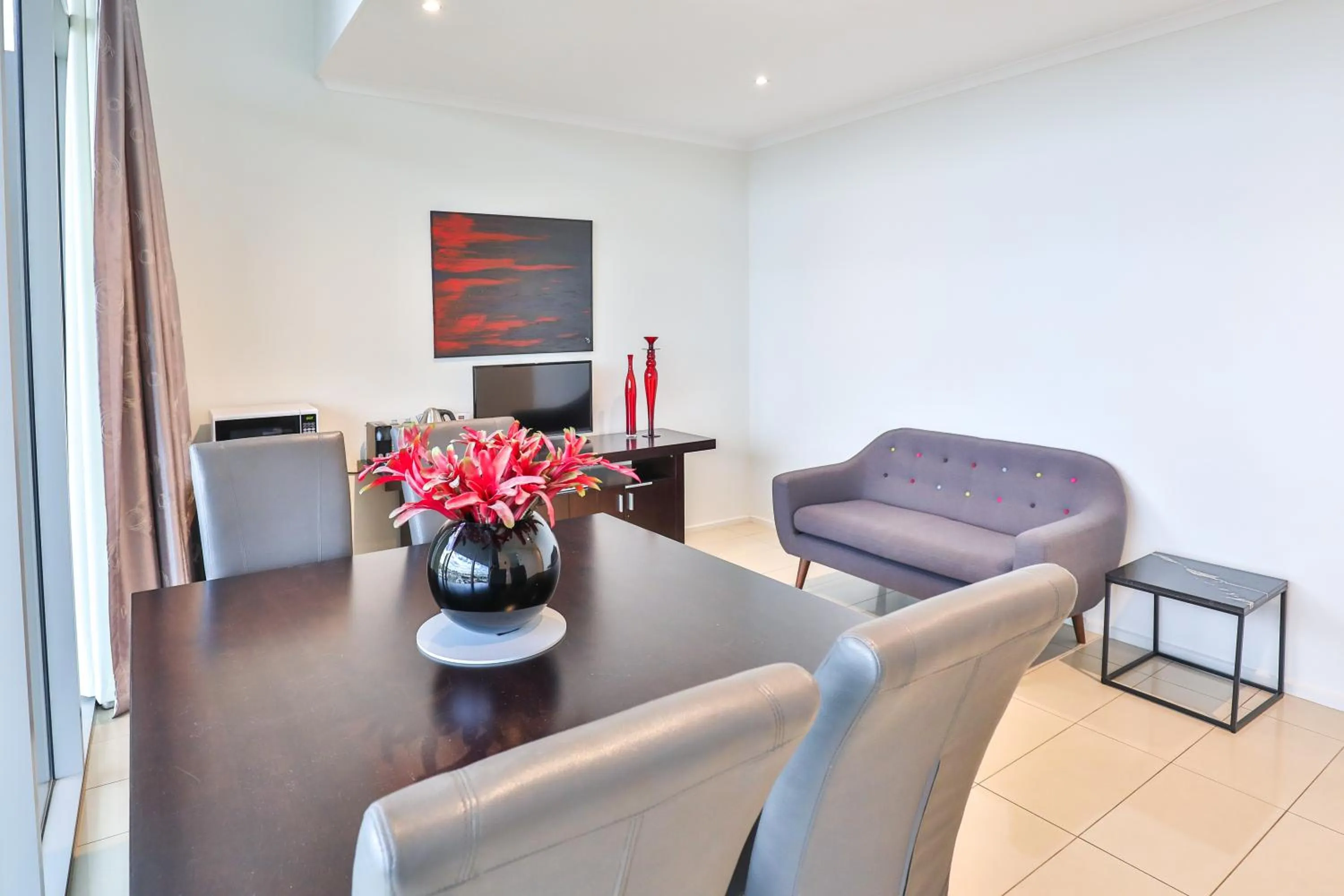 Seating area in Indulge Apartments - Langtree