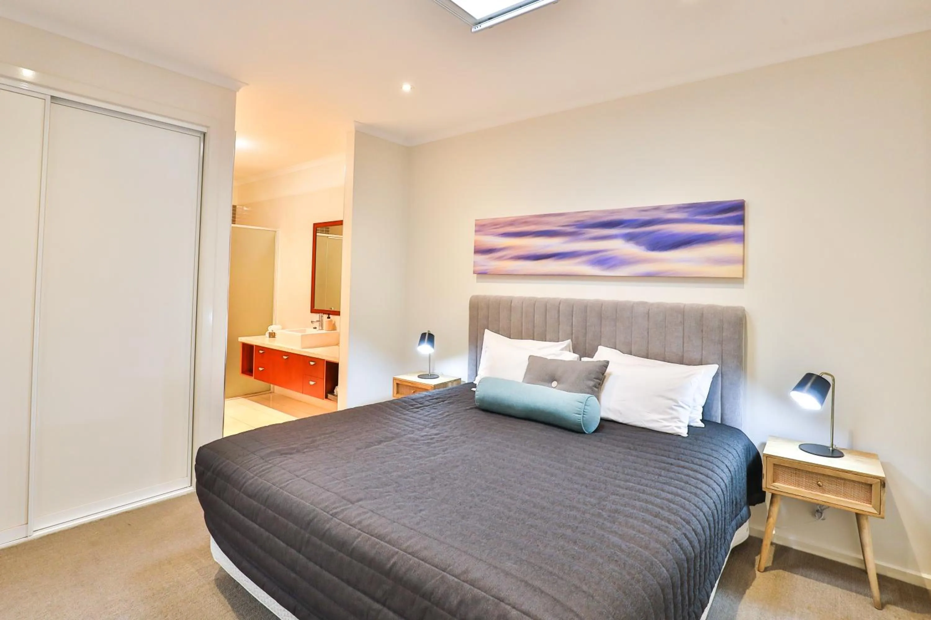 Bedroom, Bed in Indulge Apartments - Langtree