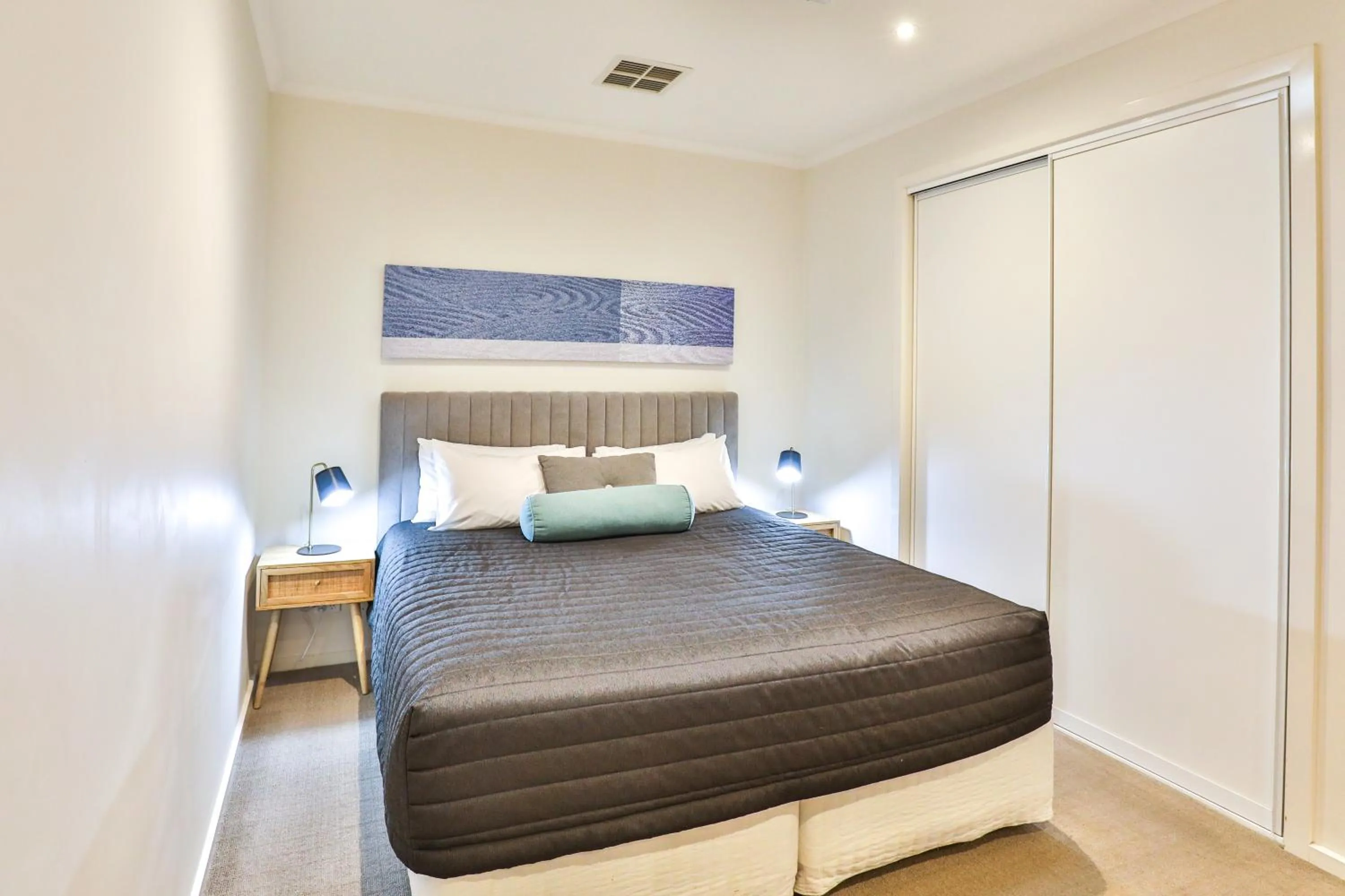 Bedroom, Bed in Indulge Apartments - Langtree