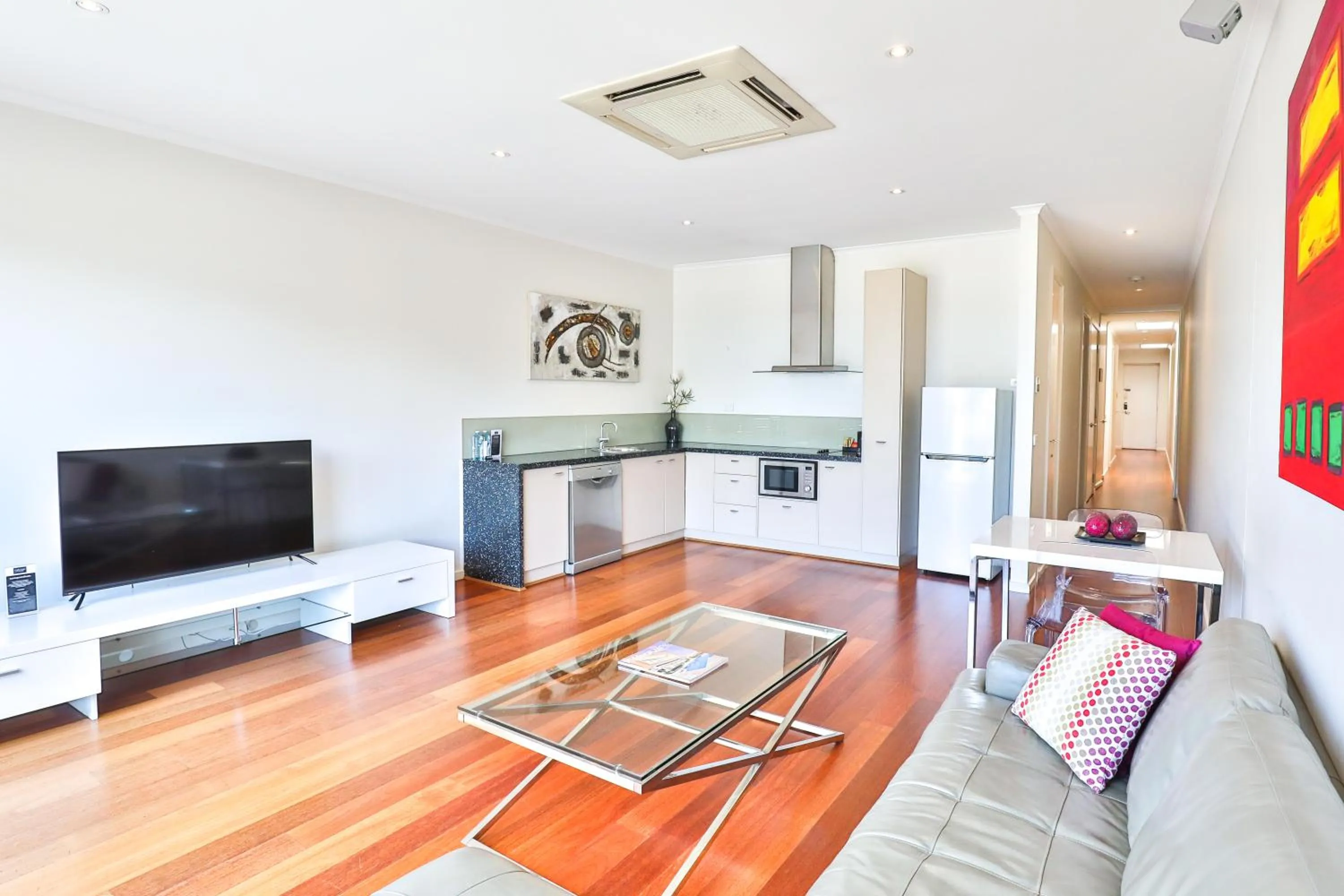 Photo of the whole room in Indulge Apartments - Langtree