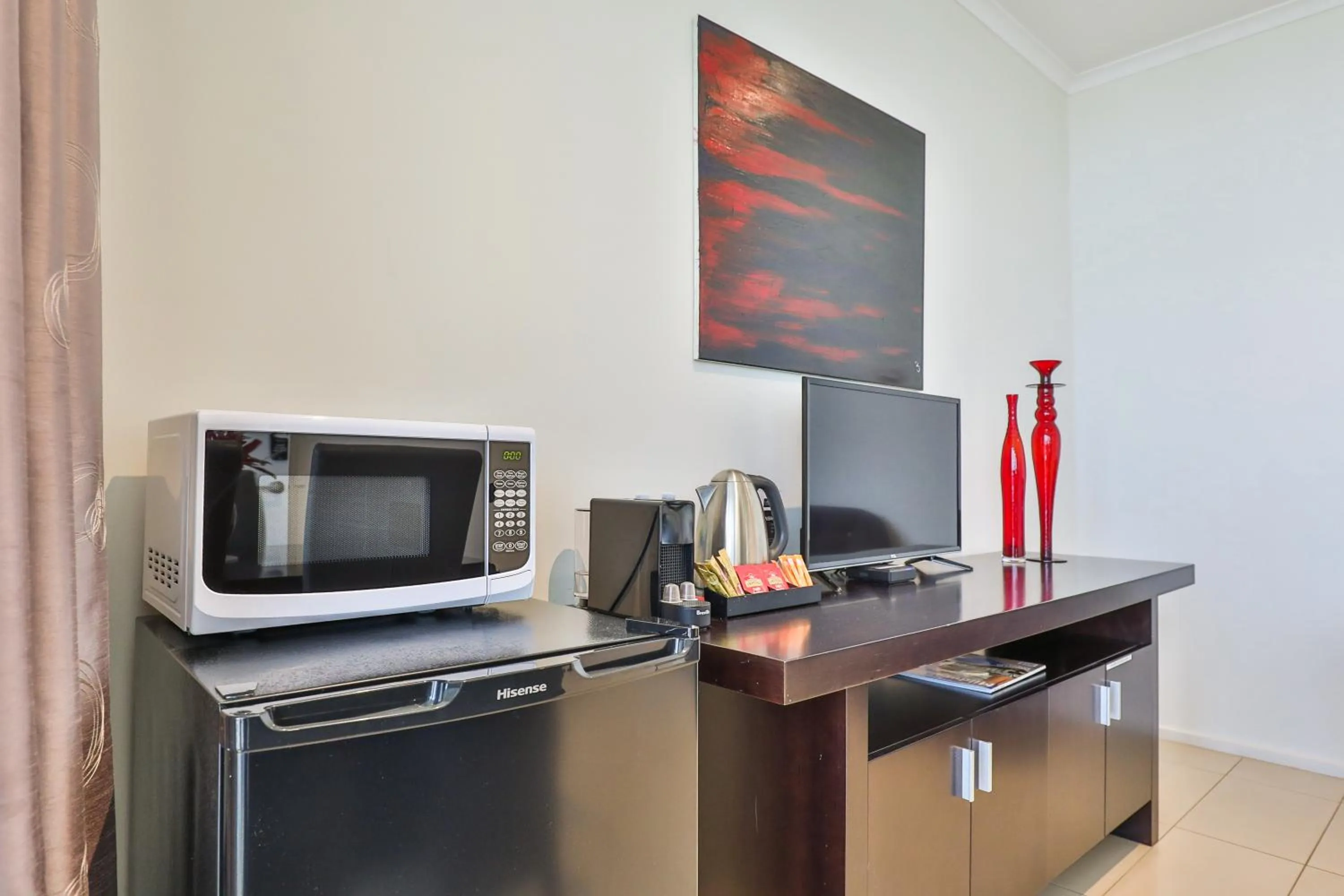 Kitchen or kitchenette in Indulge Apartments - Langtree
