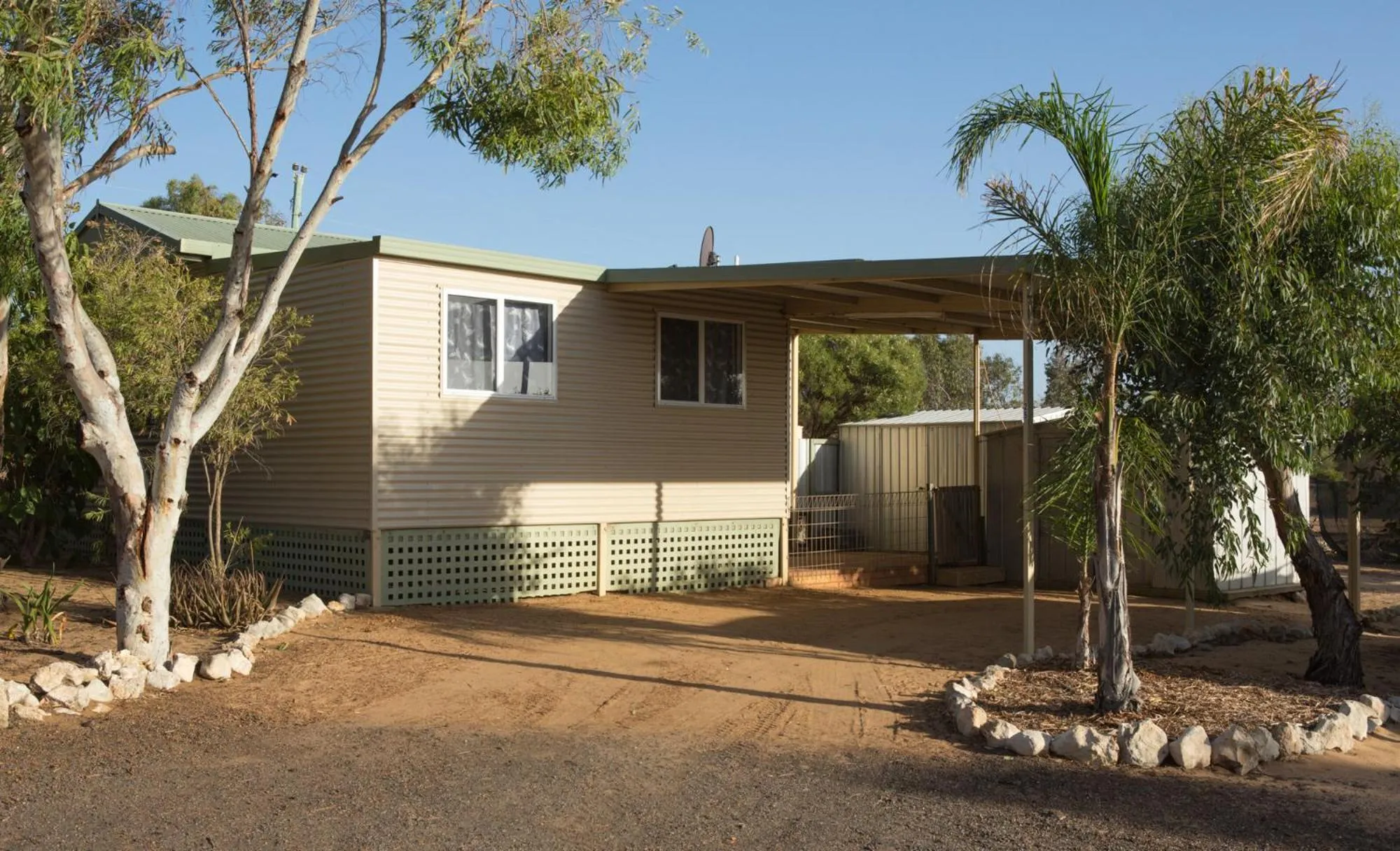 Property building in Drummond Cove Holiday Park
