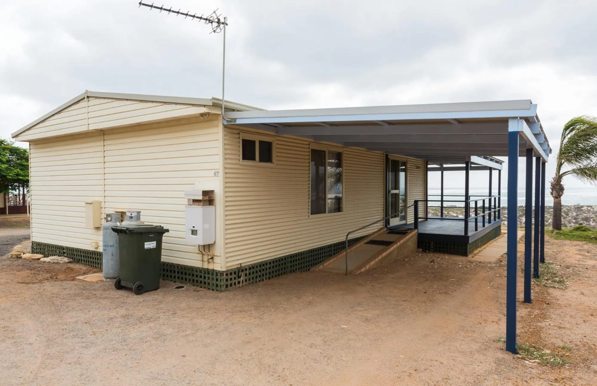 Property building in Drummond Cove Holiday Park