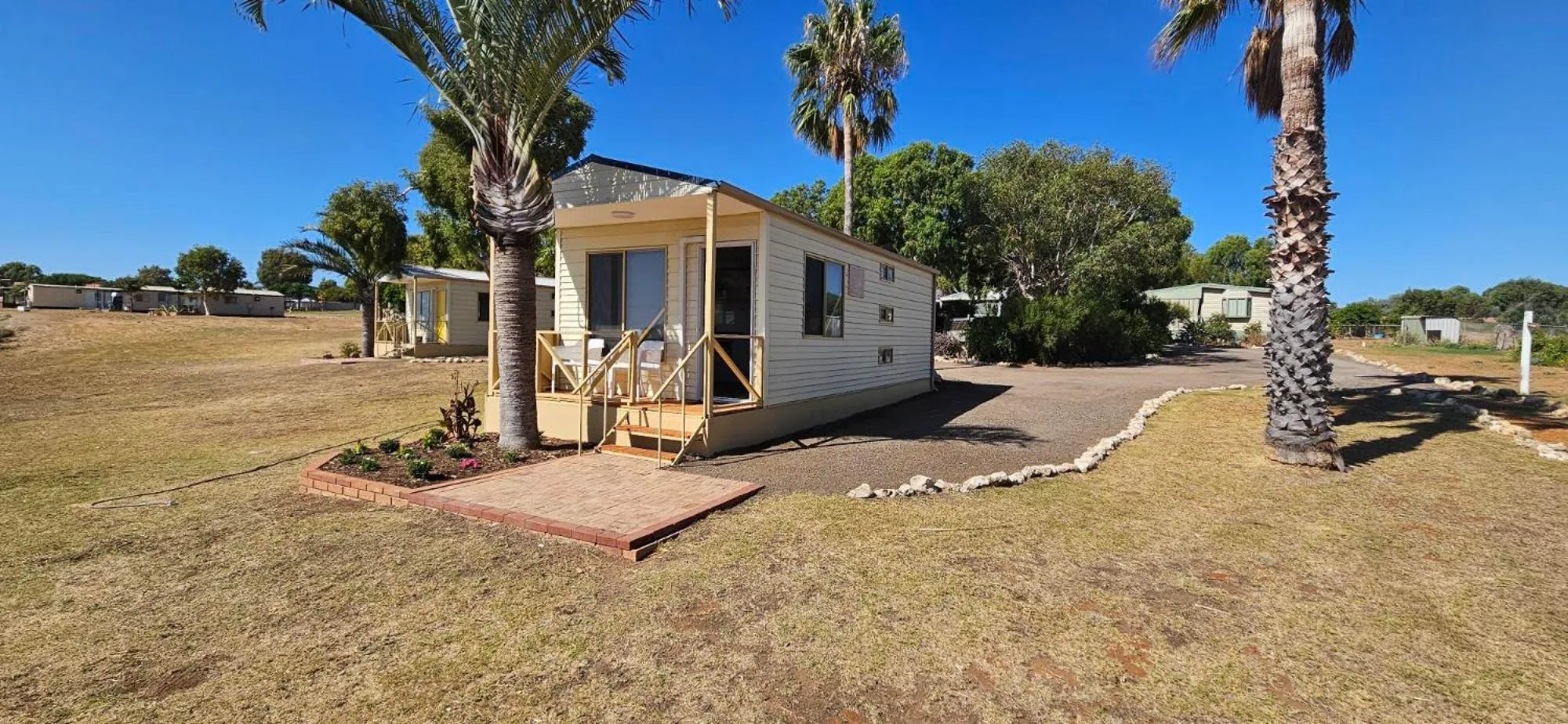 Property building in Drummond Cove Holiday Park