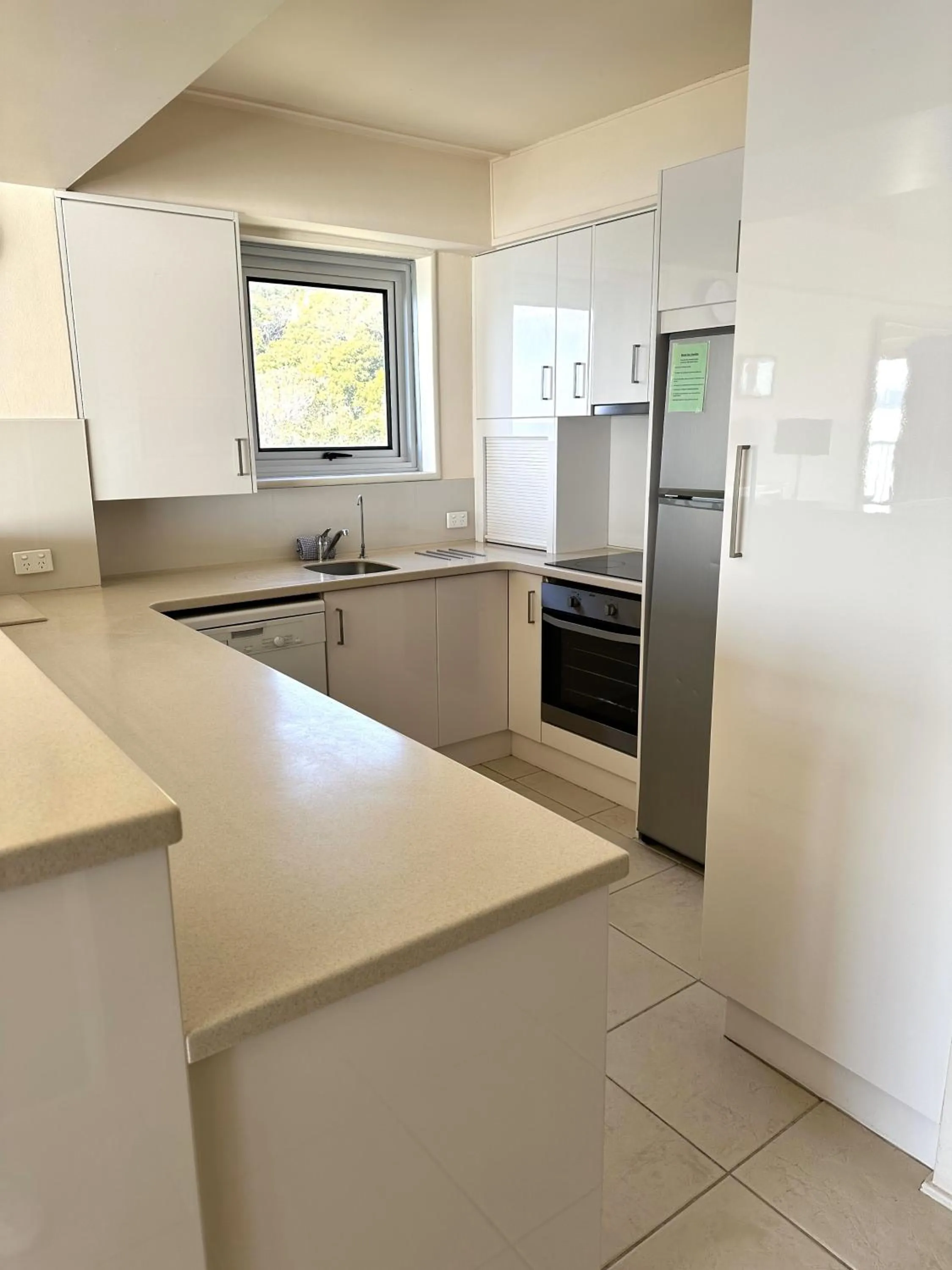 Kitchen or kitchenette in Hillhaven Holiday Apartments