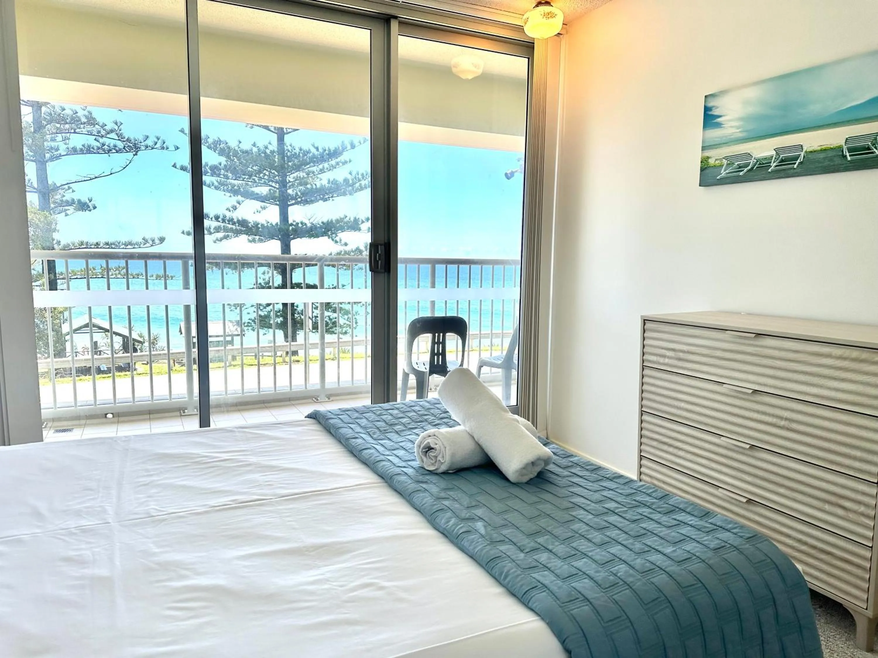 Bedroom, Bed in Hillhaven Holiday Apartments