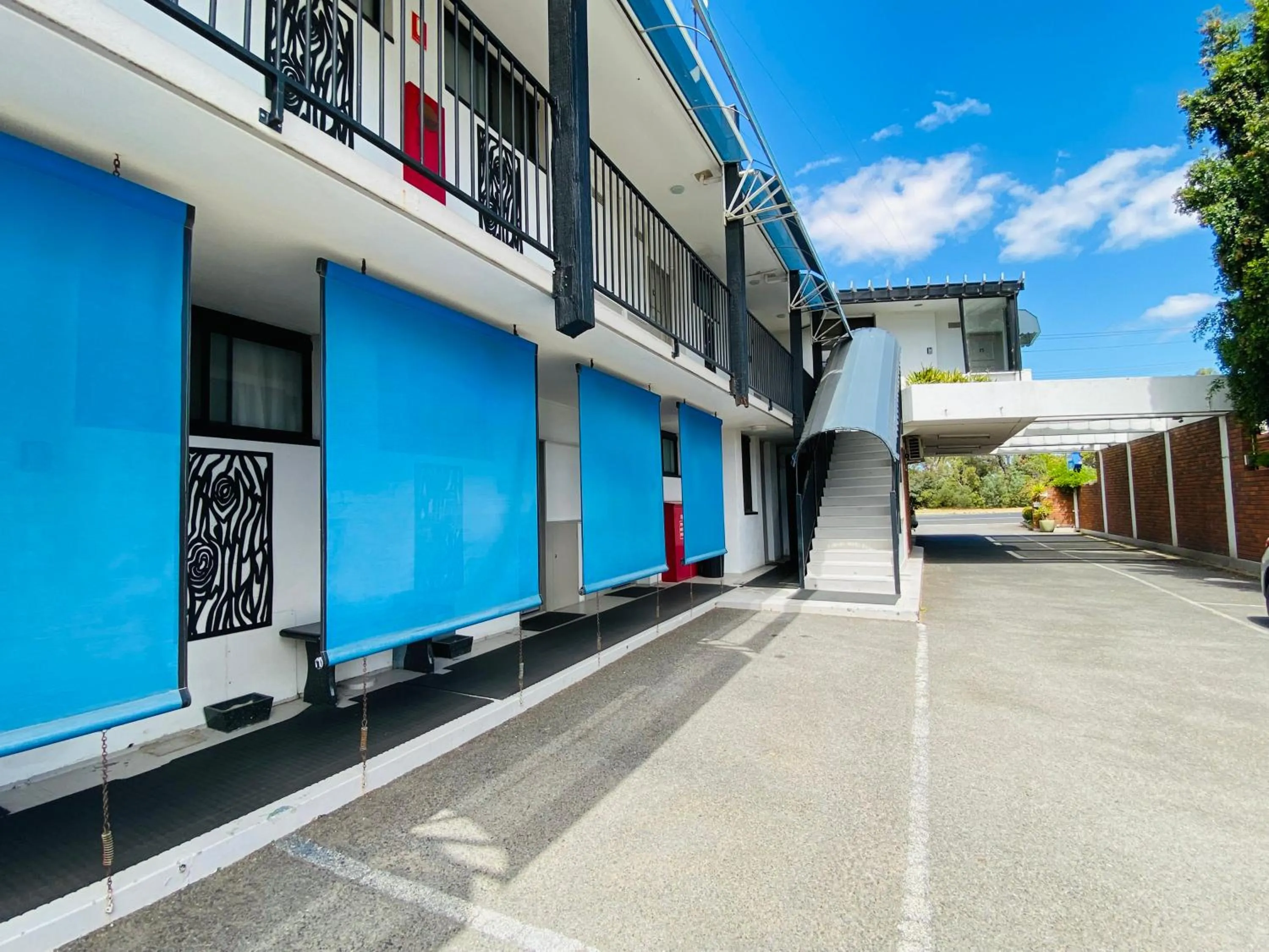 Connells Motel & Serviced Apartments