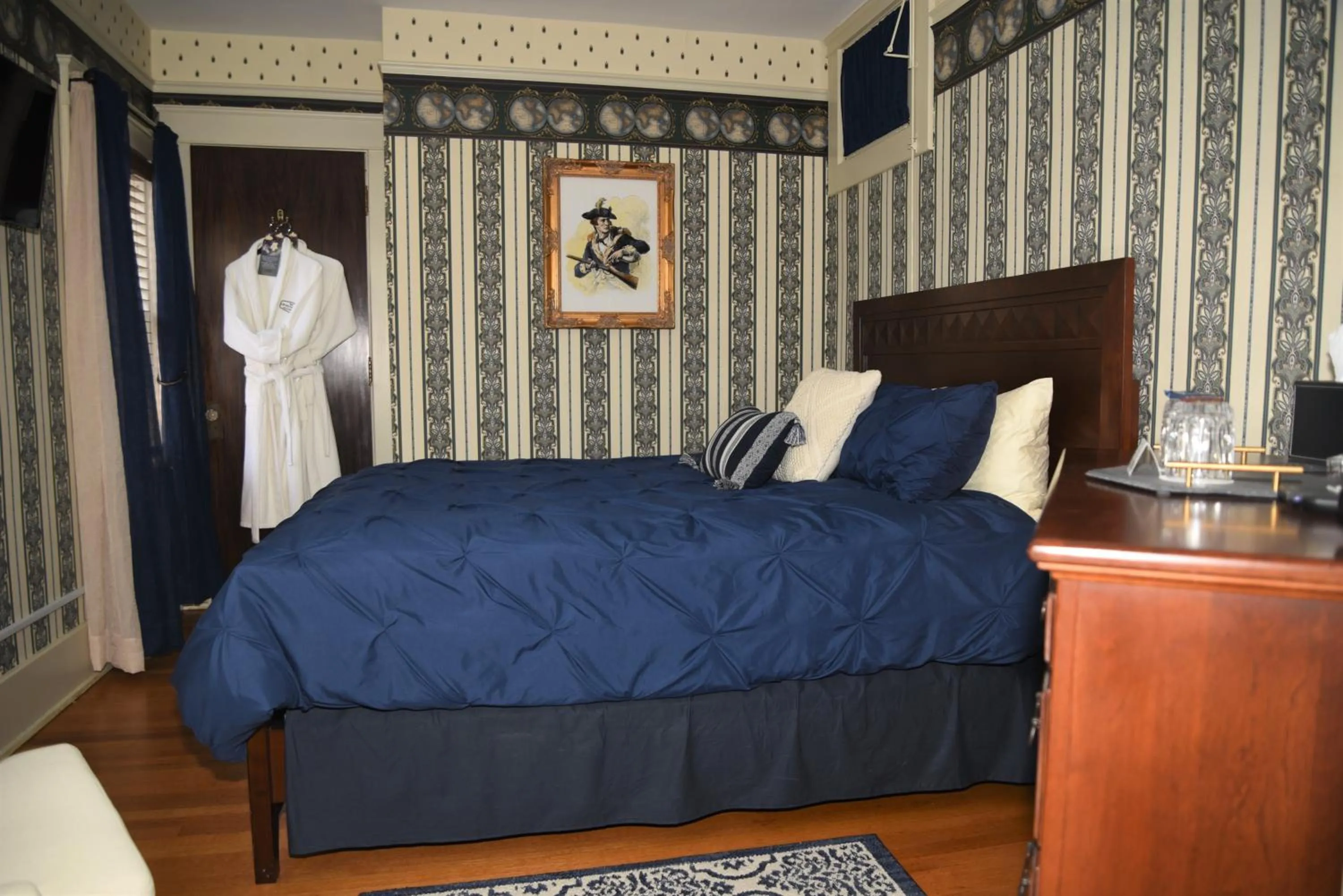 Bedroom, Bed in Grand Colonial Bed and Breakfast