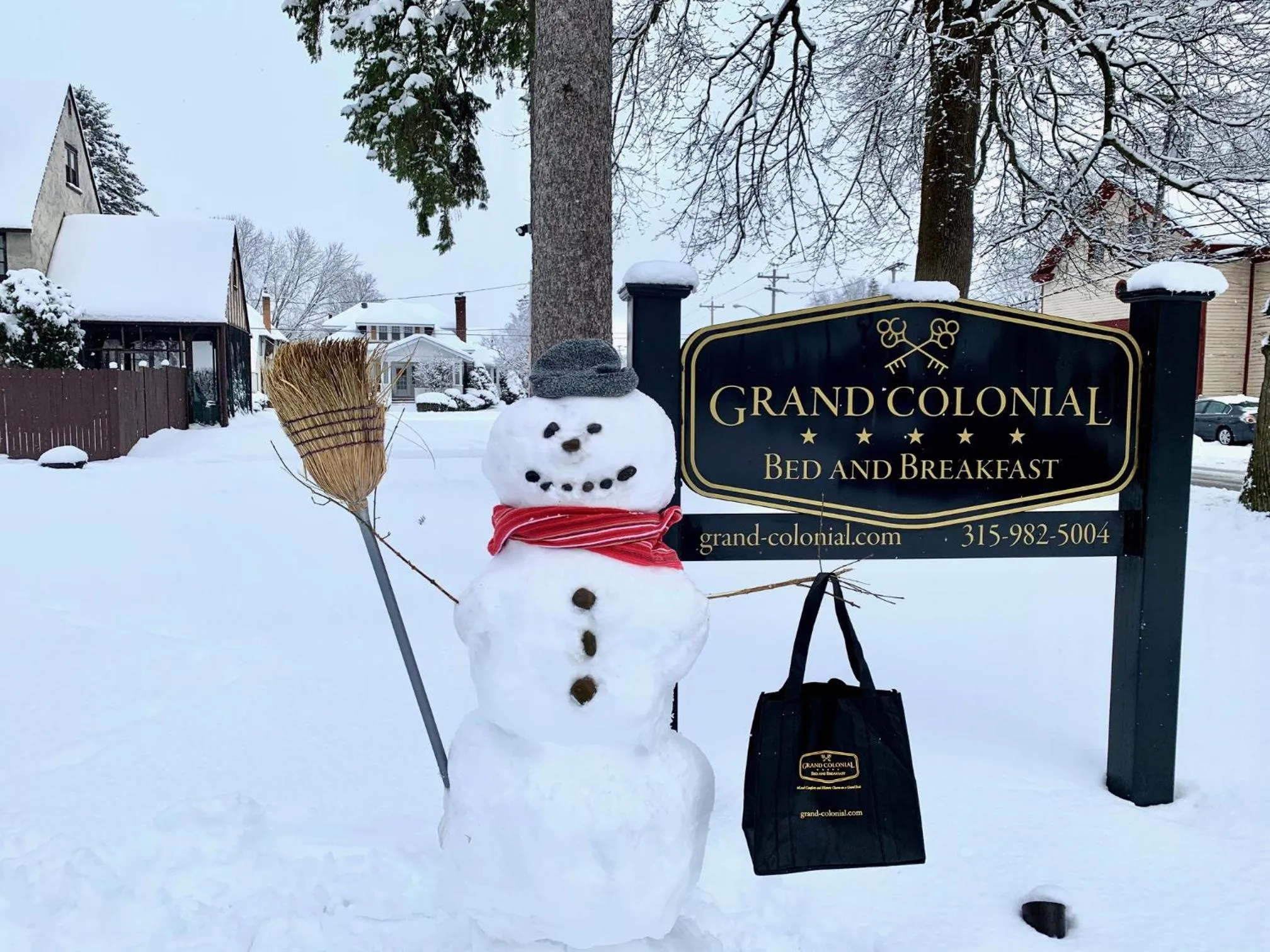 Property logo or sign in Grand Colonial Bed and Breakfast