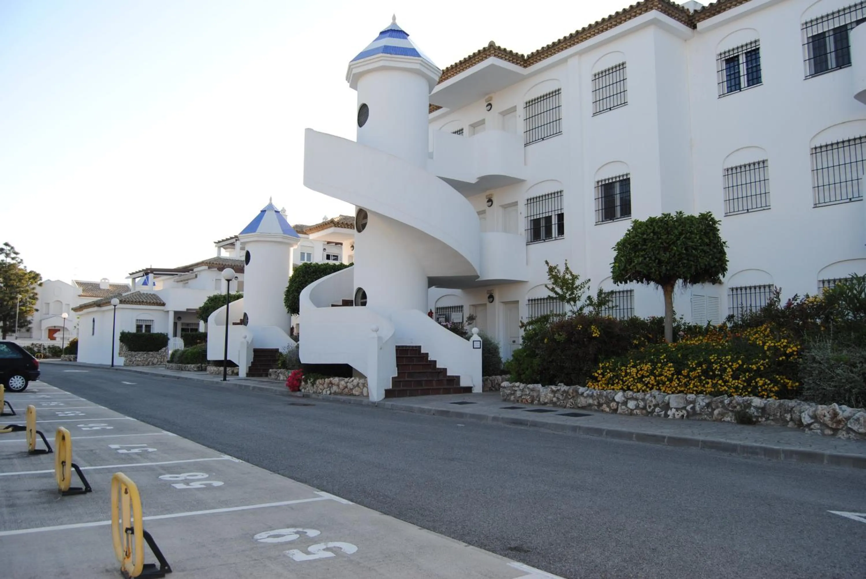 Facade/entrance in Taymar